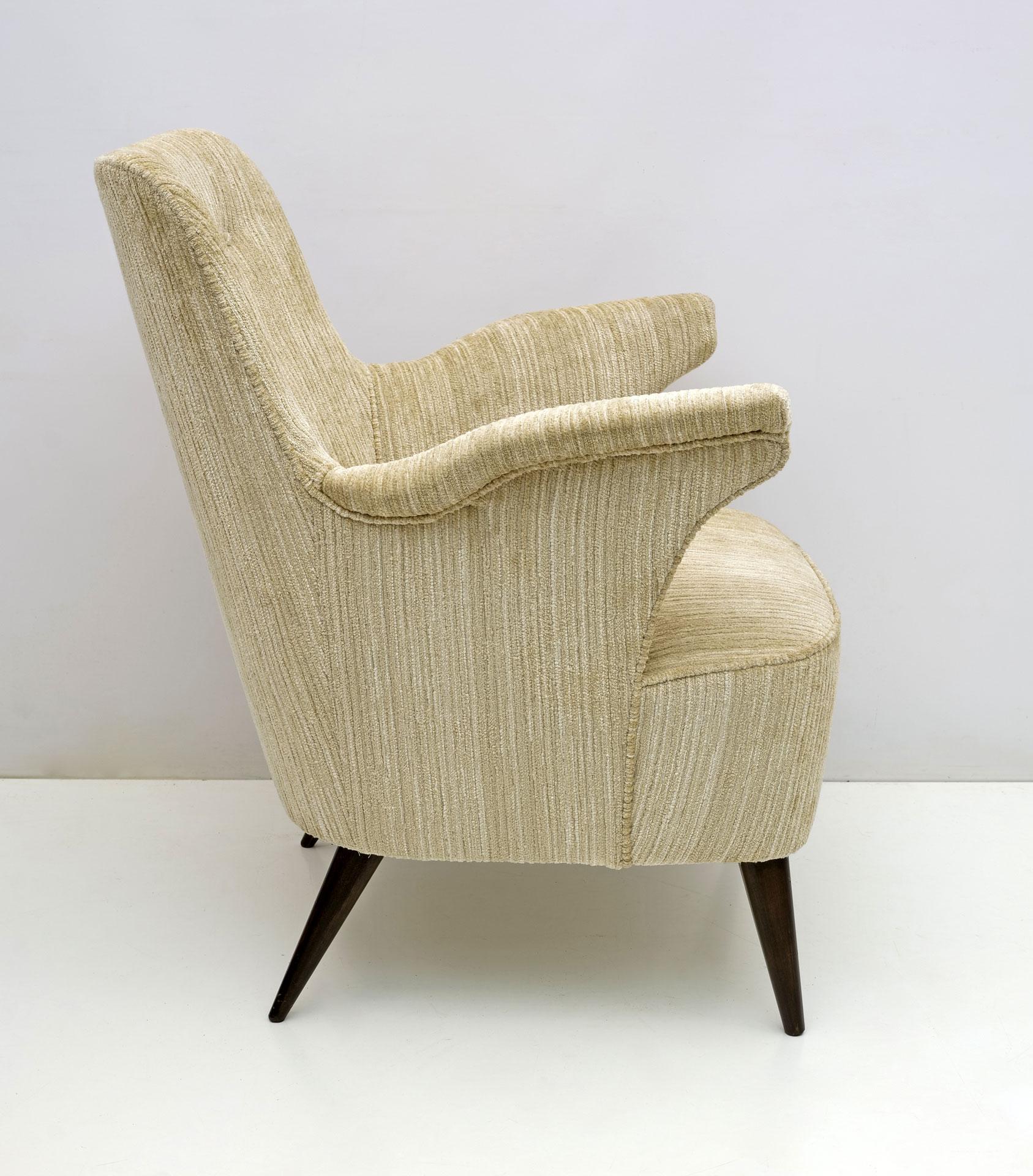 Mid-Century Modern Paire de fauteuils Nino Zoncada modernes du milieu du siècle en velours chenille de Cassina, années 50 en vente