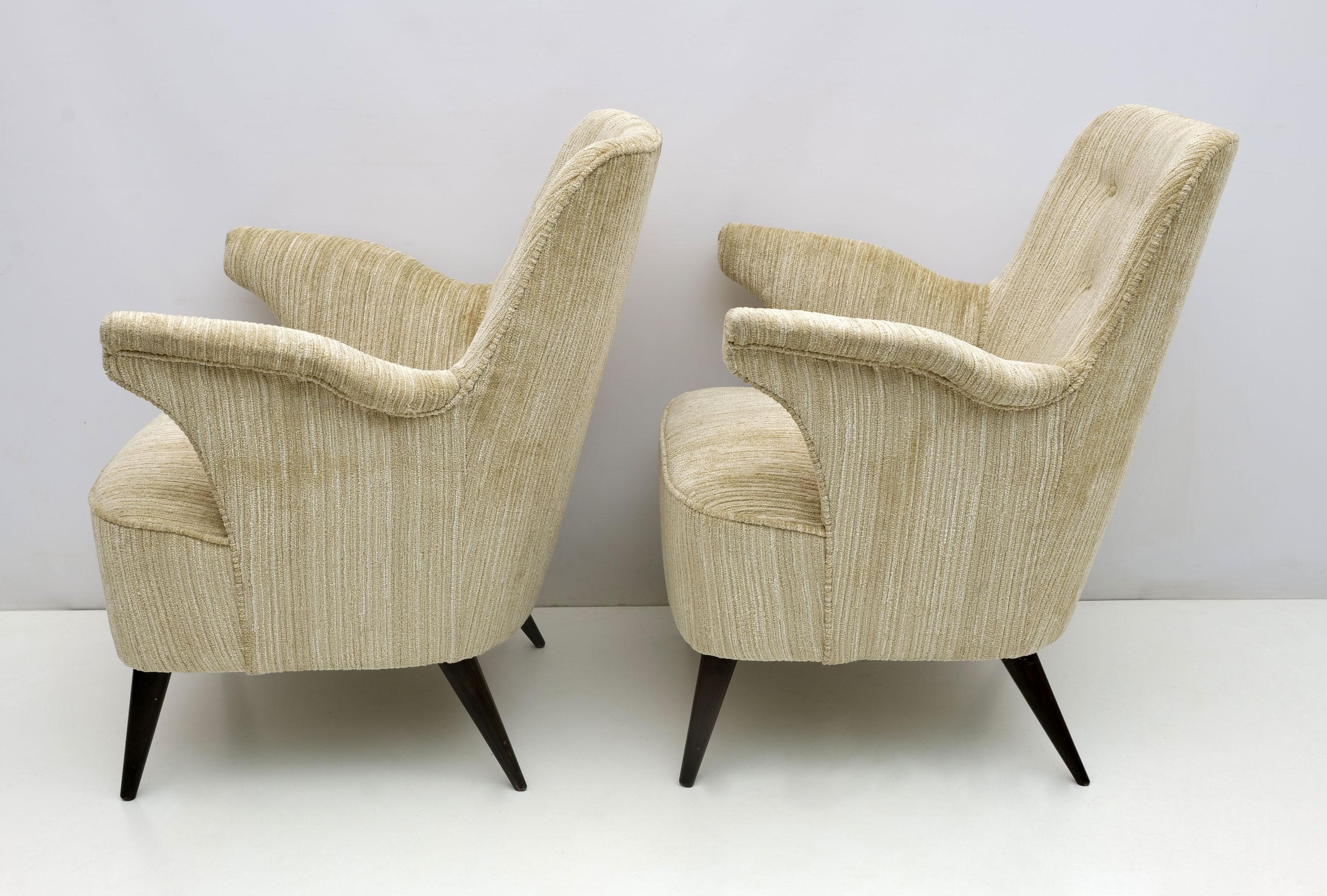 Mid-20th Century Pair of Nino Zoncada Mid-century Modern Chenille Velvet by Cassina Armchairs 50s For Sale