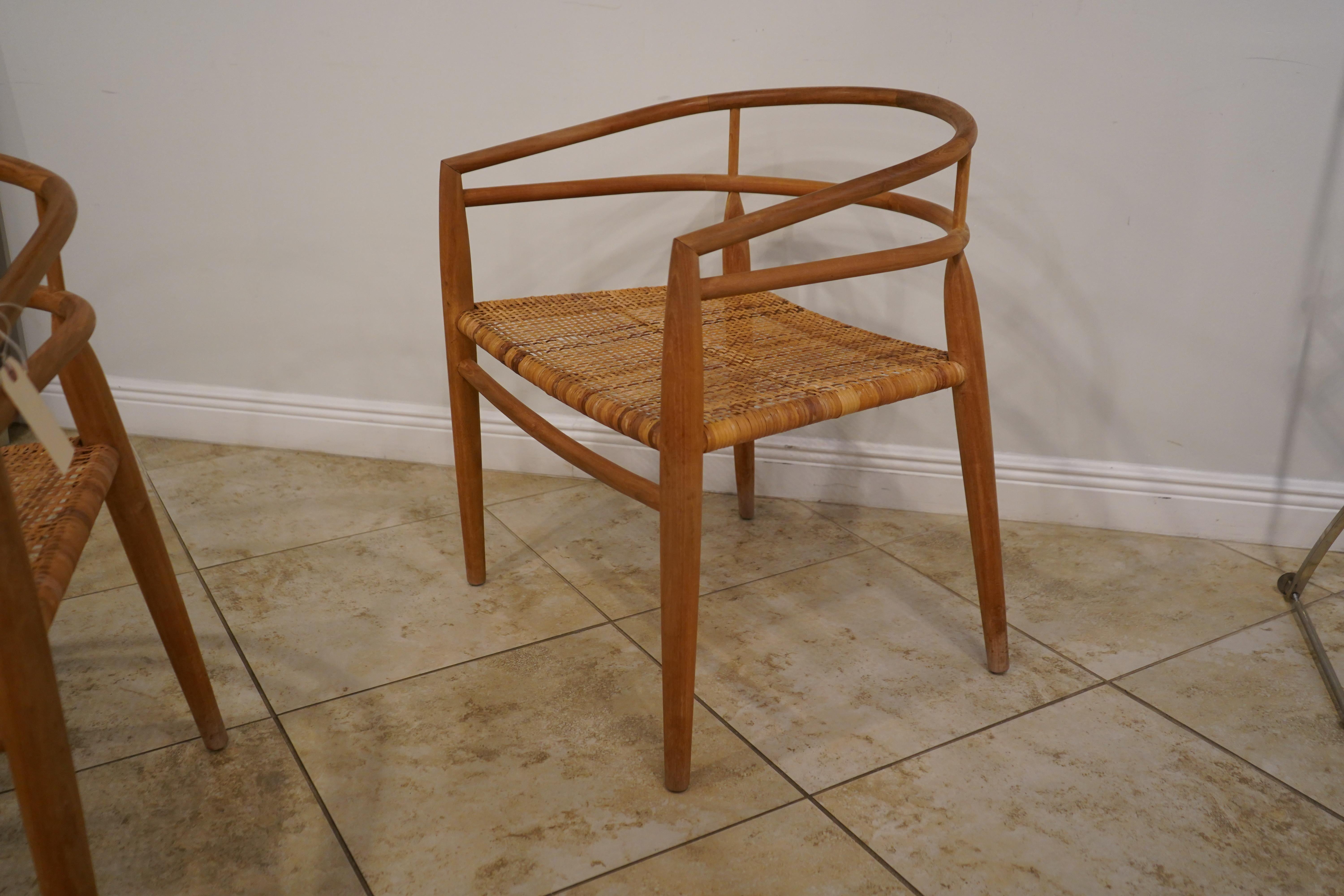 Paar Noir Finley Stuhl mit Rattan - Teak (21. Jahrhundert und zeitgenössisch) im Angebot