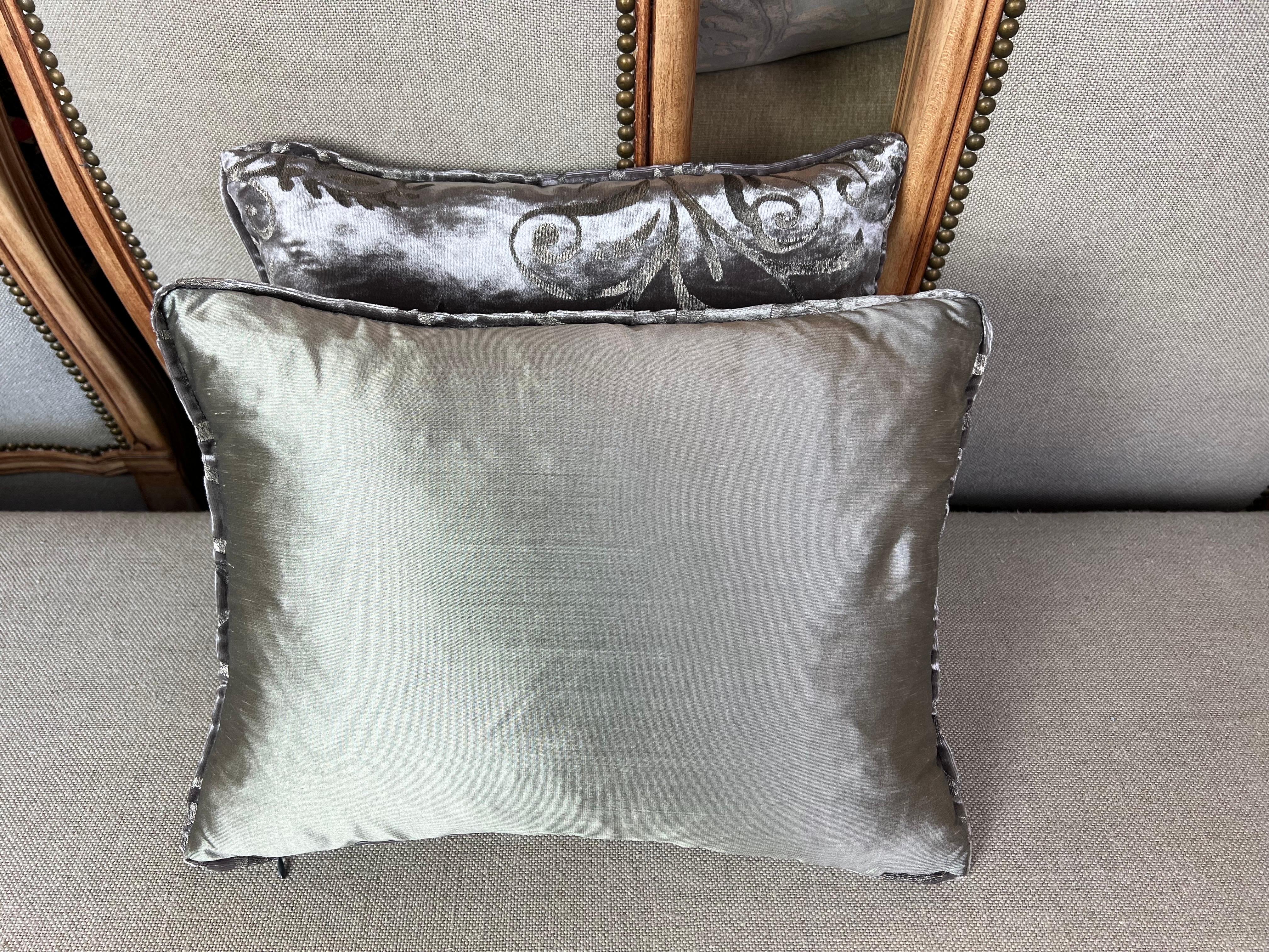 Pair of Nomi Silk Velvet Gray Pillows w/ Metallic Stenciling In Excellent Condition For Sale In Los Angeles, CA