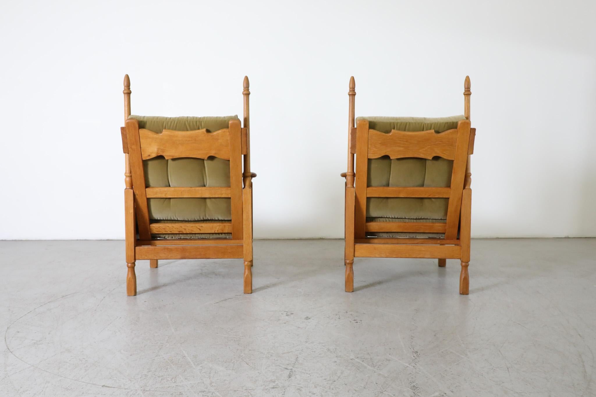 Pair of Brutalist Oak & Leaf Green Velvet Throne-Like Lounge Chairs w/ Finials In Good Condition For Sale In Los Angeles, CA