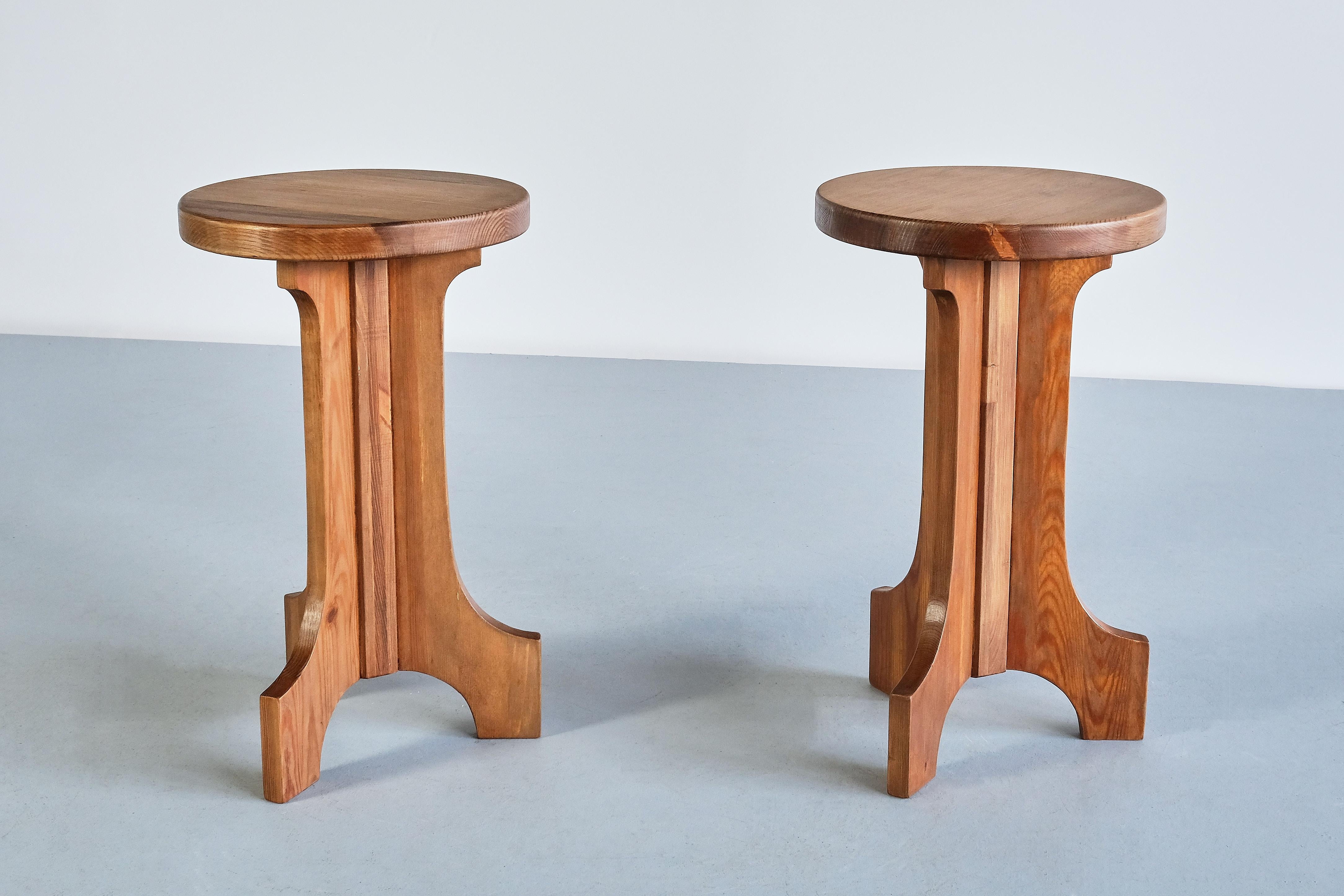 Pair of Nordiska Kompaniet Stools/ Side Tables in Solid Pine, Sweden, 1940s 4