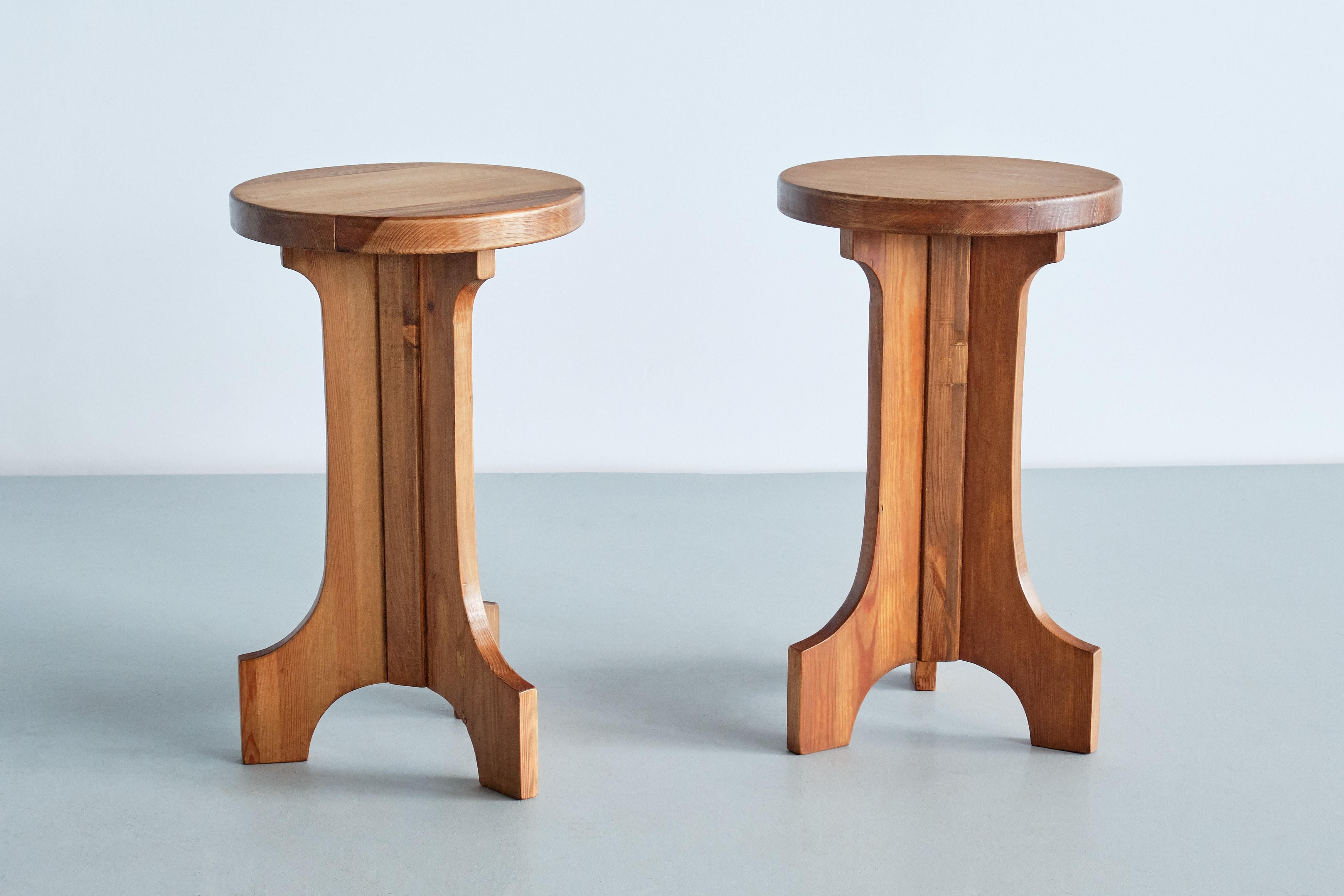Pair of Nordiska Kompaniet Stools/ Side Tables in Solid Pine, Sweden, 1940s 6