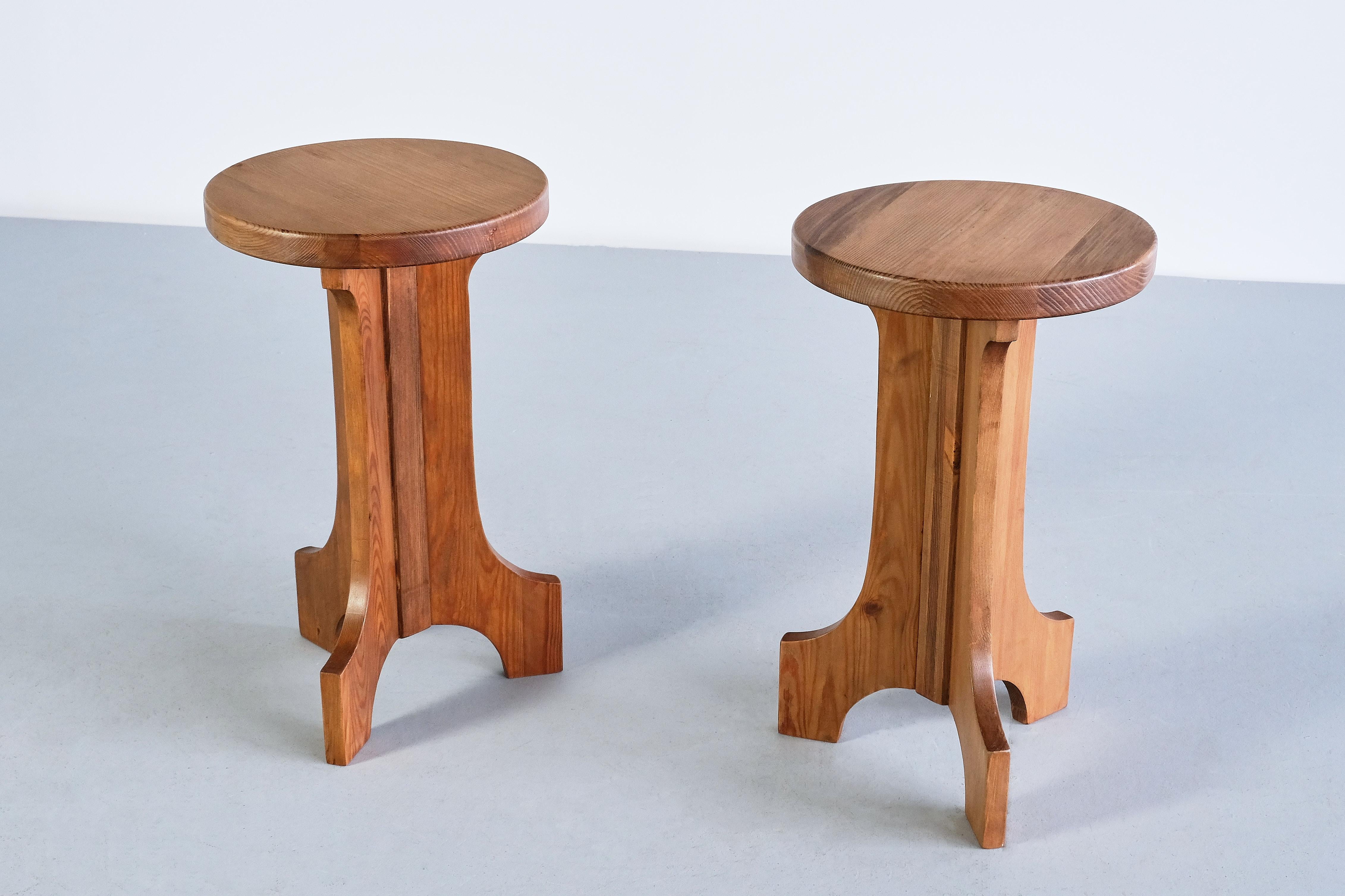 Scandinavian Modern Pair of Nordiska Kompaniet Stools/ Side Tables in Solid Pine, Sweden, 1940s