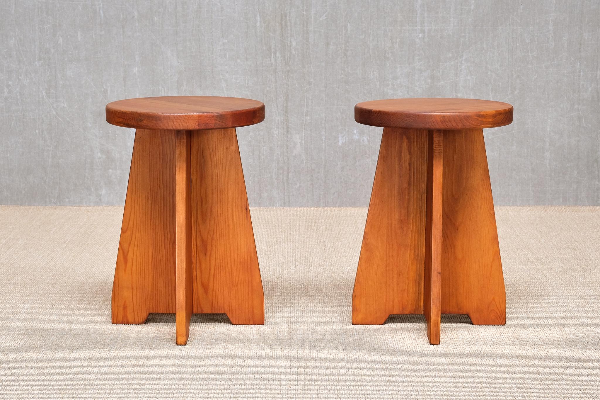 Scandinavian Modern Pair of Nordiska Kompaniet Stools/ Side Tables in Solid Pine, Sweden, 1940s For Sale