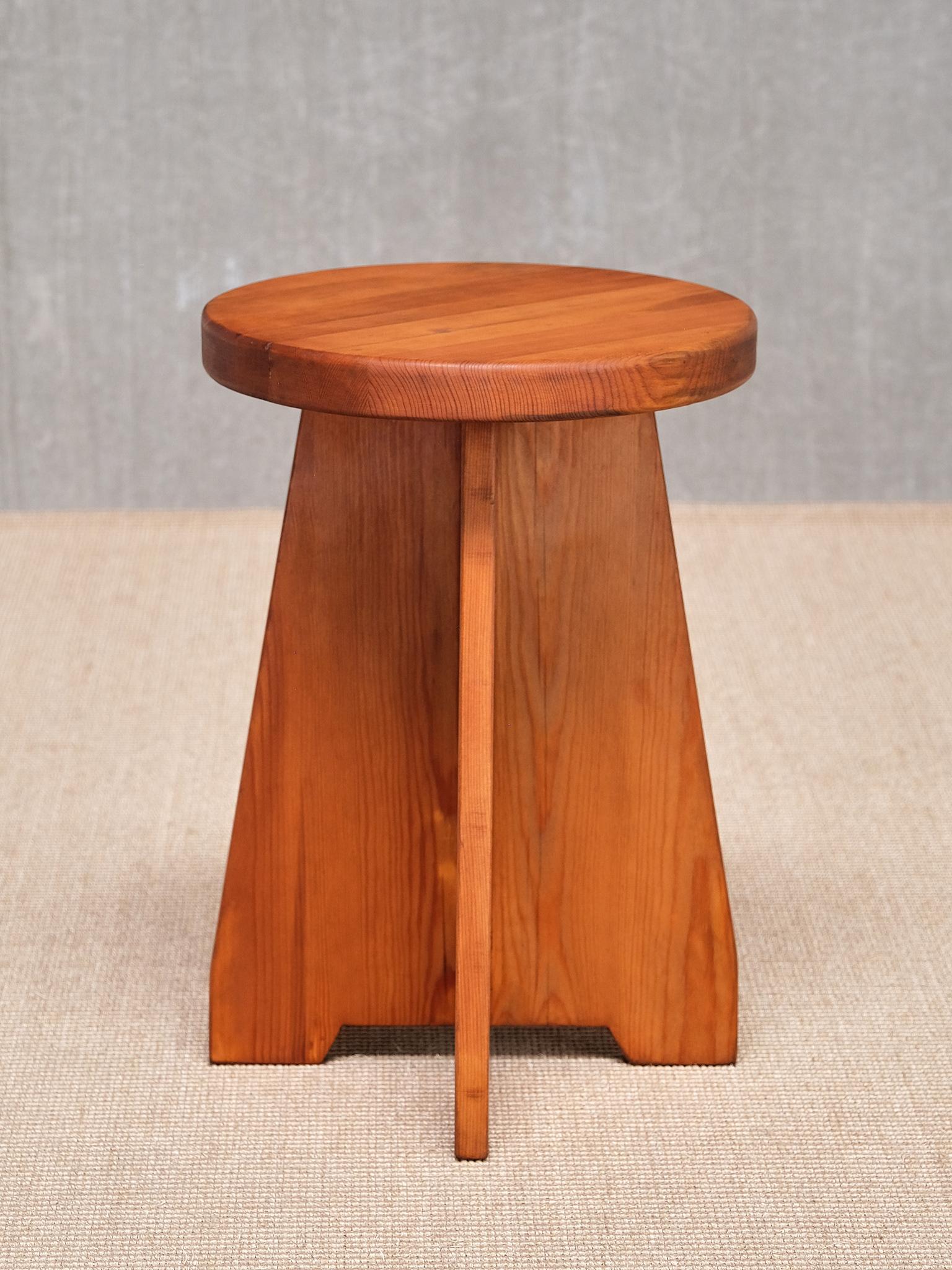 Pair of Nordiska Kompaniet Stools/ Side Tables in Solid Pine, Sweden, 1940s For Sale 2