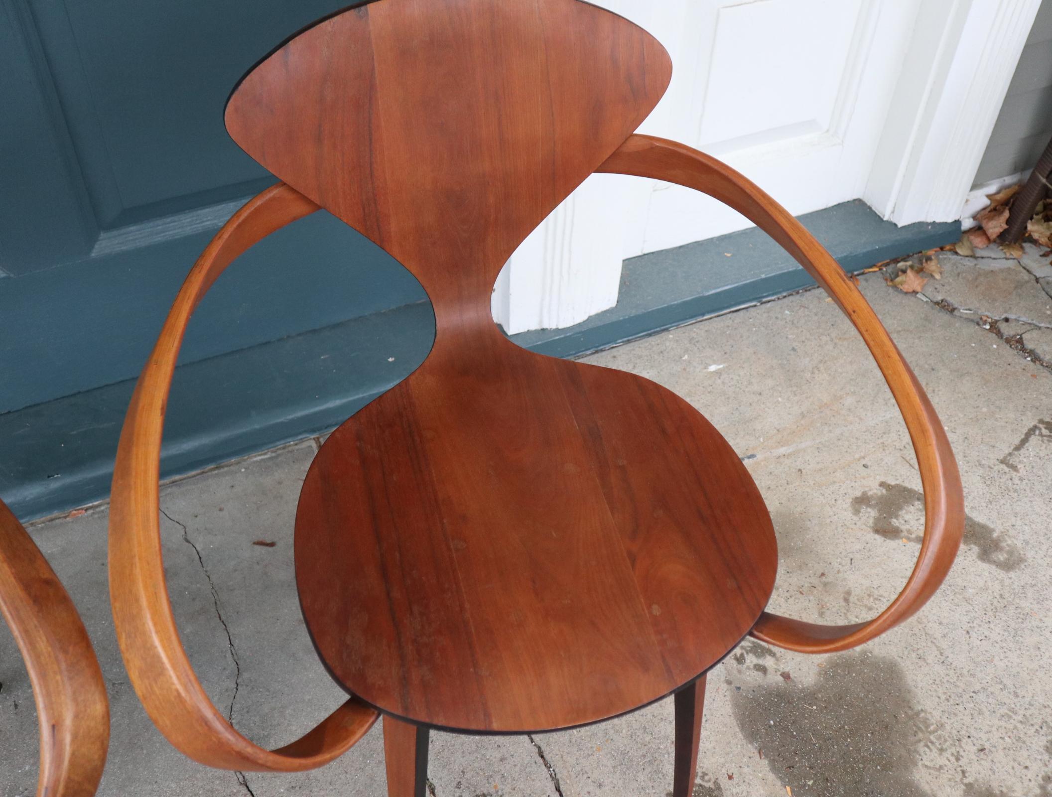 Mid-Century Modern Pair of Norman Cherner Bentwood Pretzel Chairs in Walnut for Plycraft
