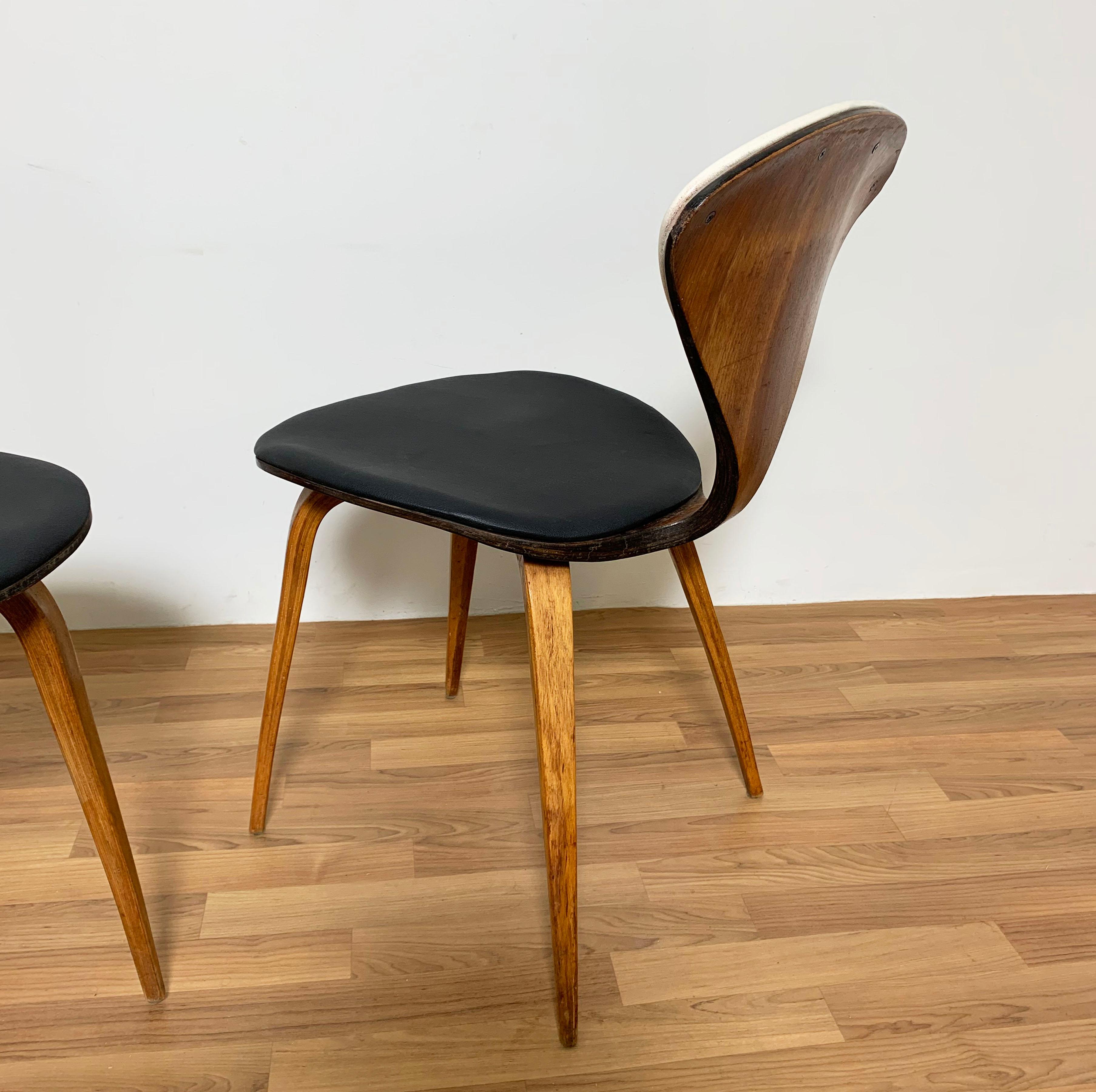 Mid-20th Century Pair of Norman Cherner Dining Chairs for Plycraft, Circa 1960s