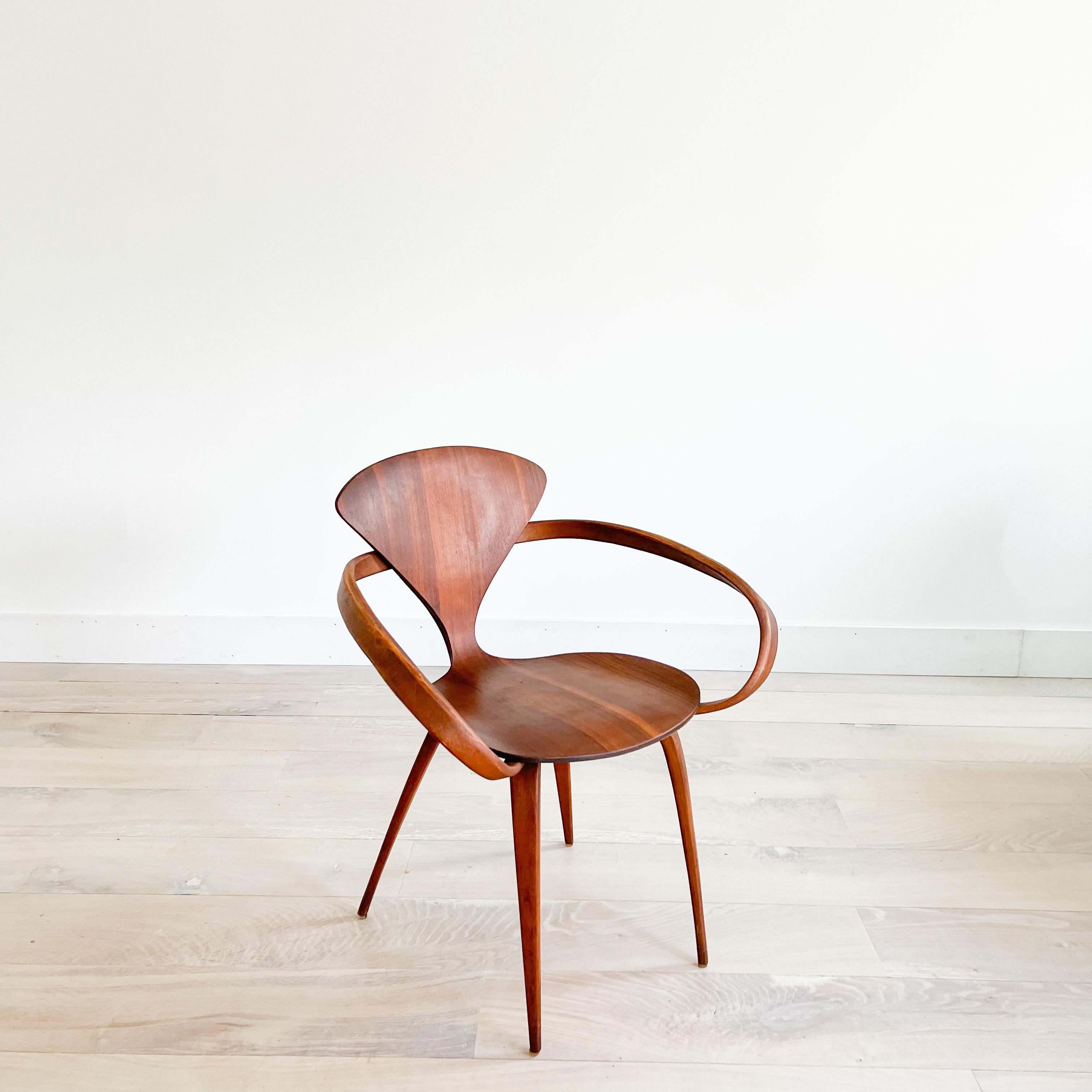 Mid-20th Century Pair of Norman Cherner for Plycraft Pretzel Chairs