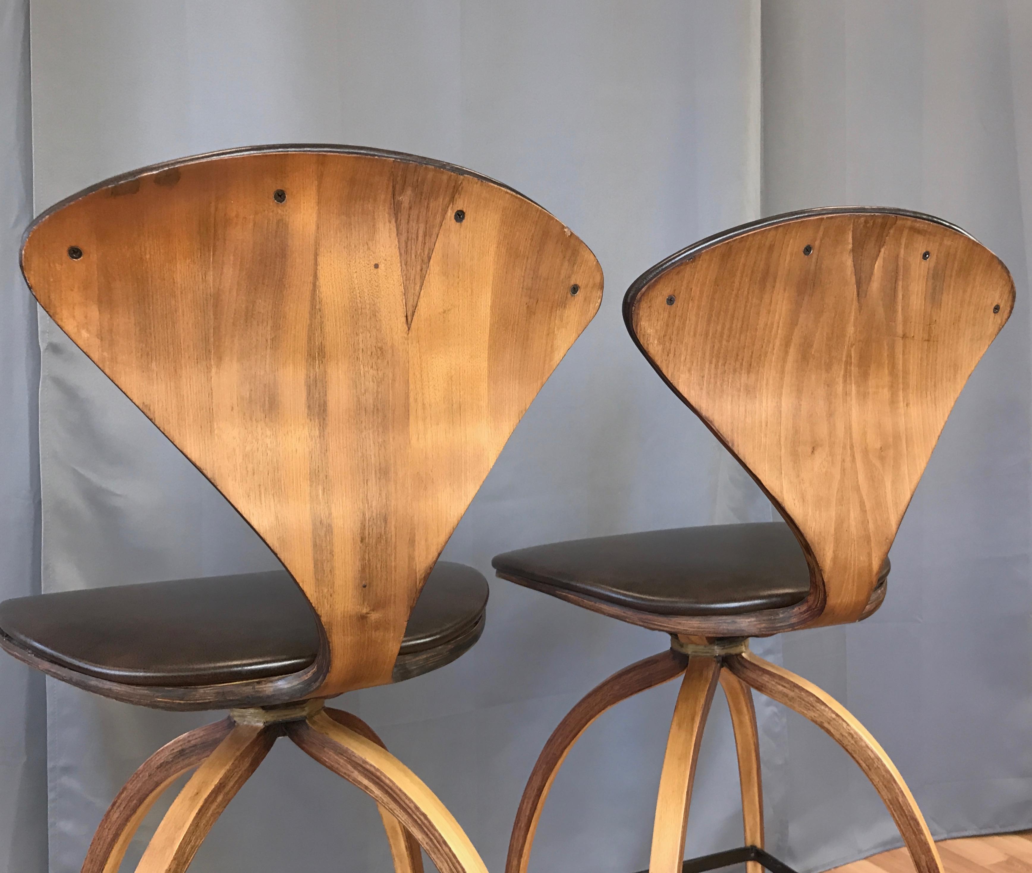 Pair of Norman Cherner for Plycraft Tall Walnut Swivel Barstools, 1960s 5