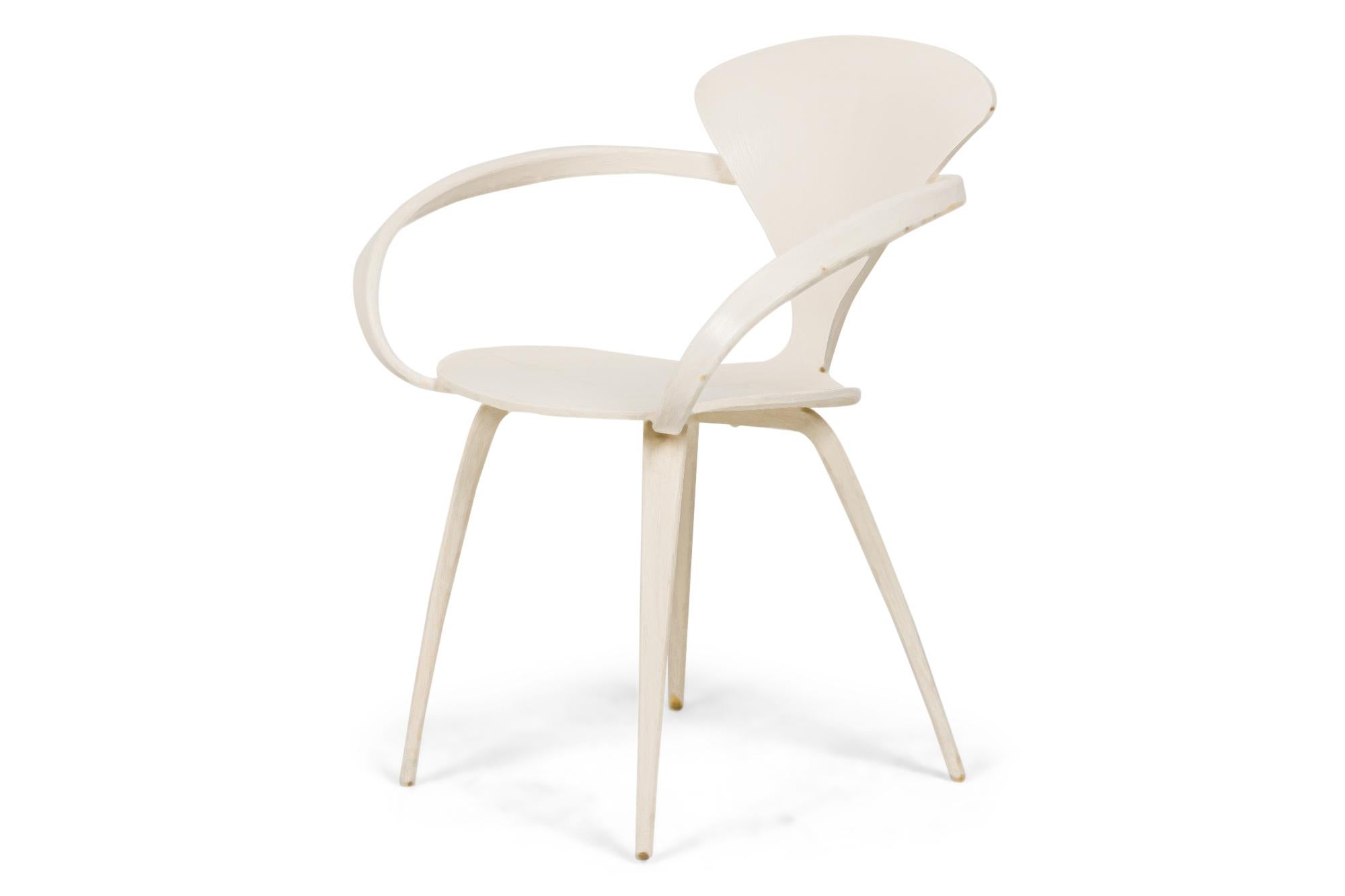 Mid-Century Modern Pair of Norman Cherner for Plycraft White Bentwood 'Pretzel' Dining Chairs For Sale