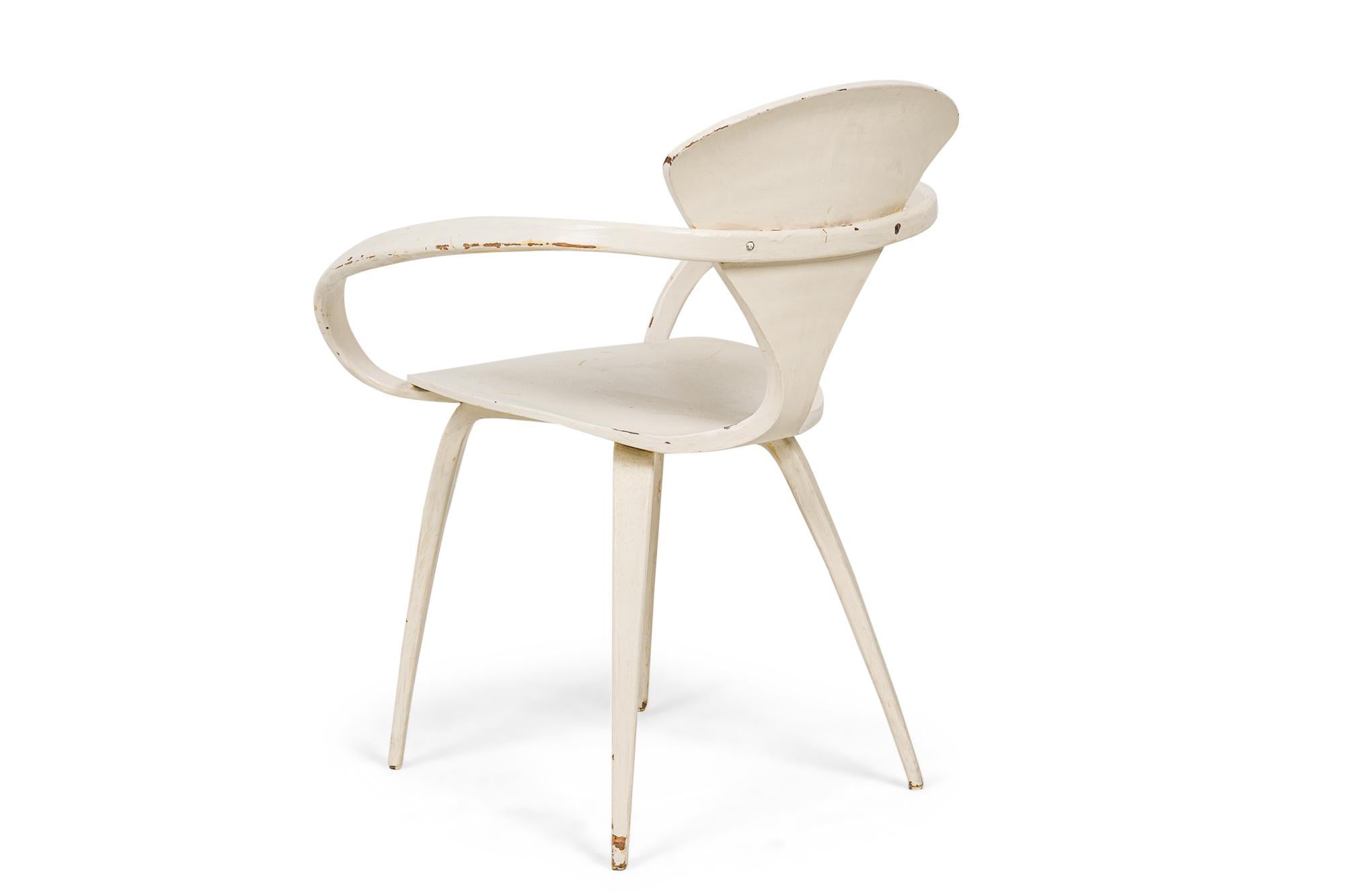 Pair of Norman Cherner for Plycraft White Bentwood 'Pretzel' Dining Chairs In Good Condition For Sale In New York, NY