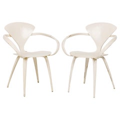 Coppia di sedie da pranzo "Pretzel" in bengala bianco di Norman Cherner per Plycraft