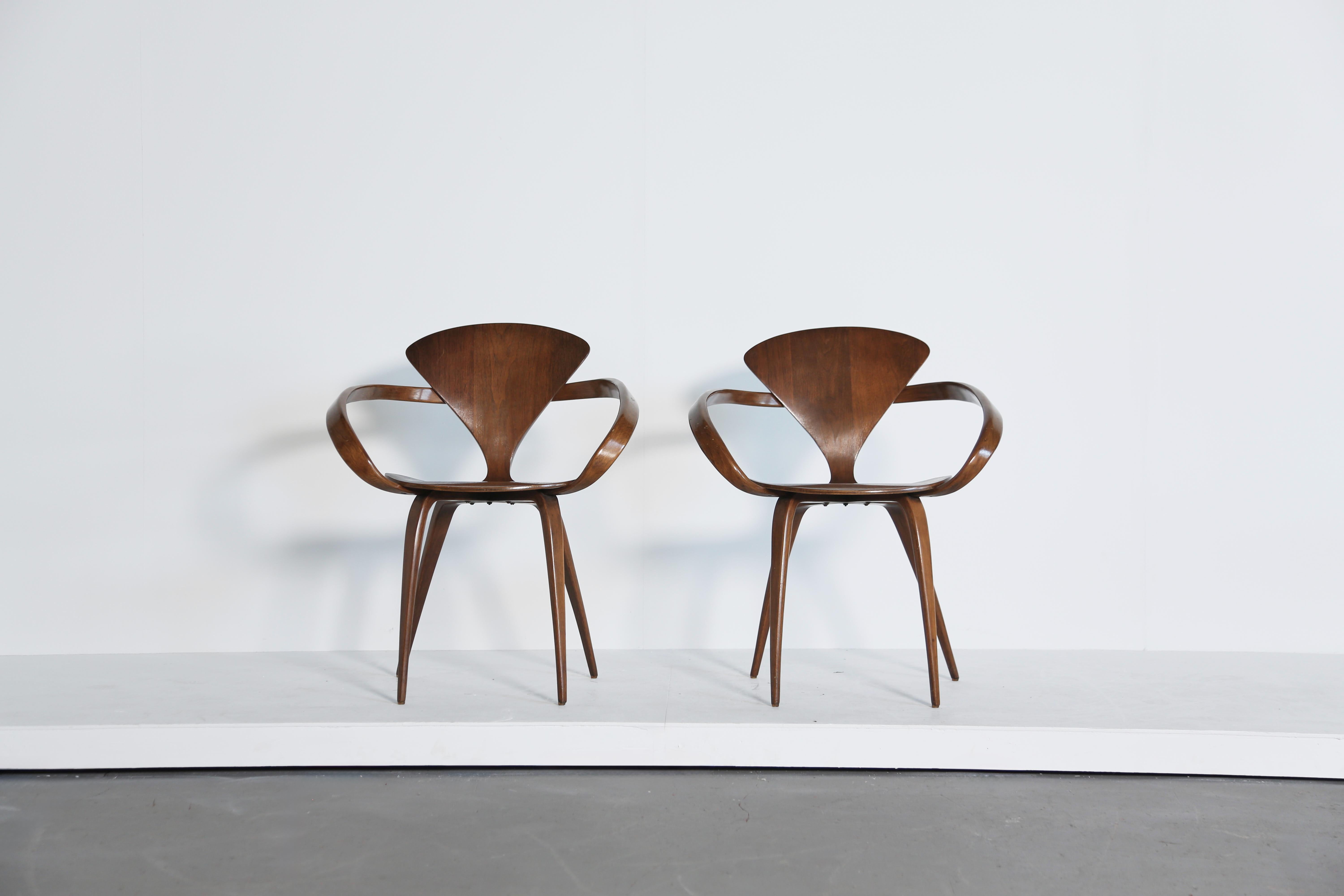 Mid-Century moderno Coppia di poltrone Pretzel Norman Cherner, Plycraft, USA, anni '60 in vendita