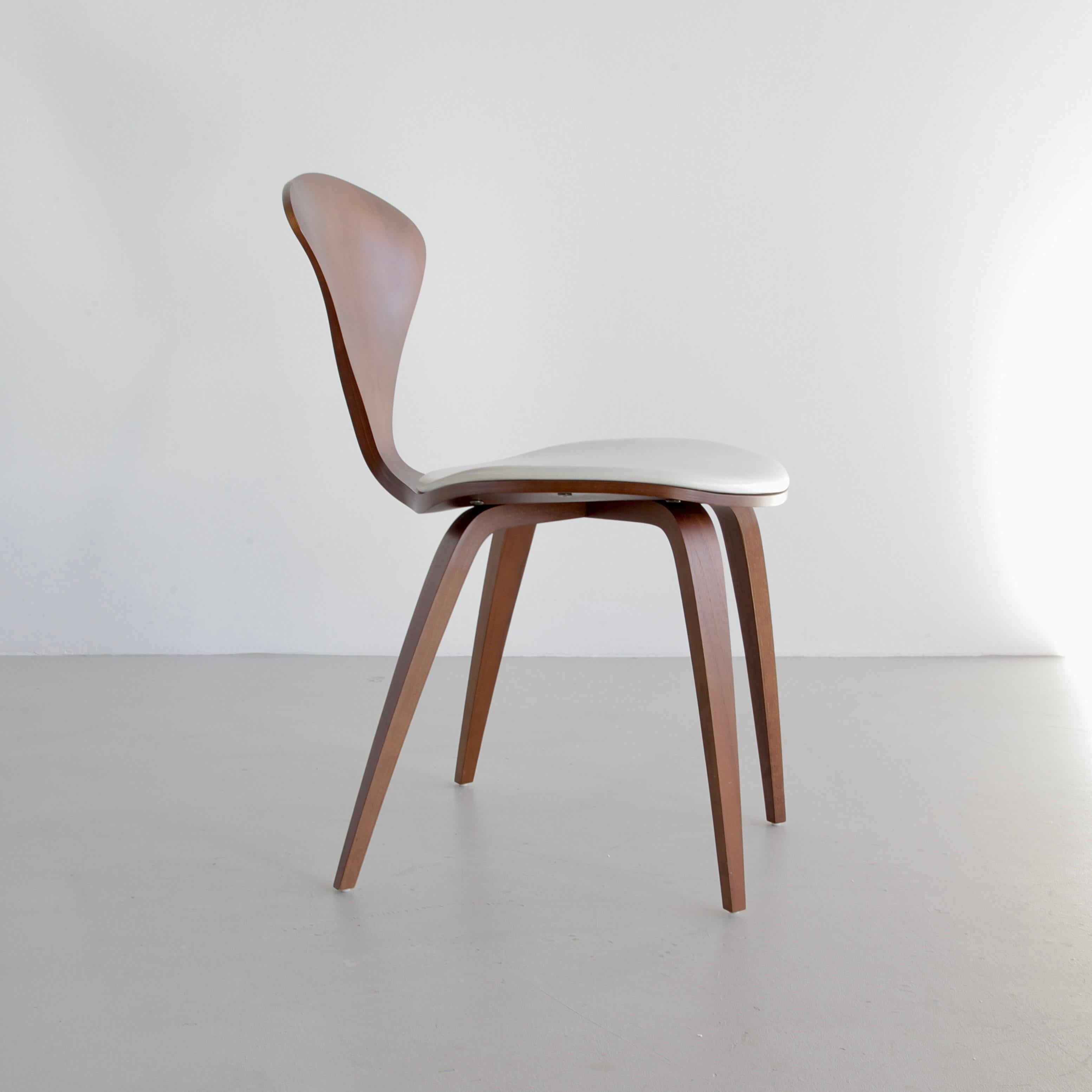 XXIe siècle et contemporain Paire de chaises d'appoint Norman Cherner en vente