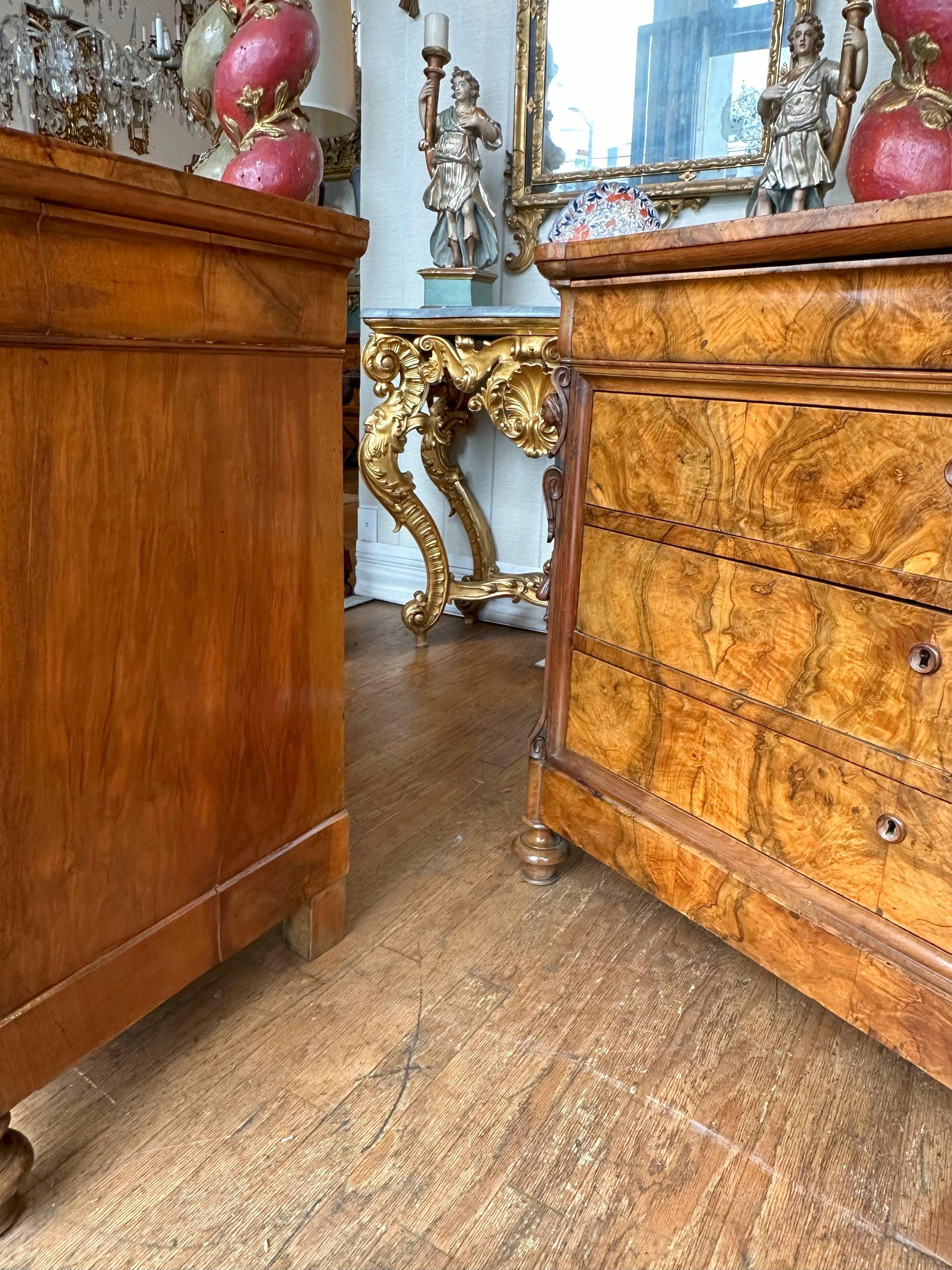 Coppia di commodes in radica di Wanut del Nord Italia - CIRCA 1880 in vendita 3