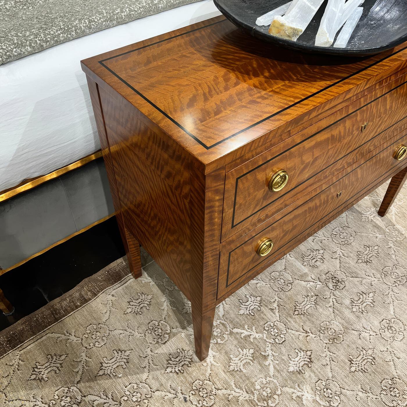 Coppia di commodes in stile nordeuropeo In condizioni Nuovo in vendita a Westwood, NJ