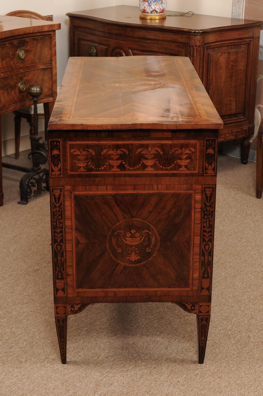 Pair of Northern Italian Neoclassical Marquetry Inlaid Commodes, circa 1800 In Good Condition In Atlanta, GA