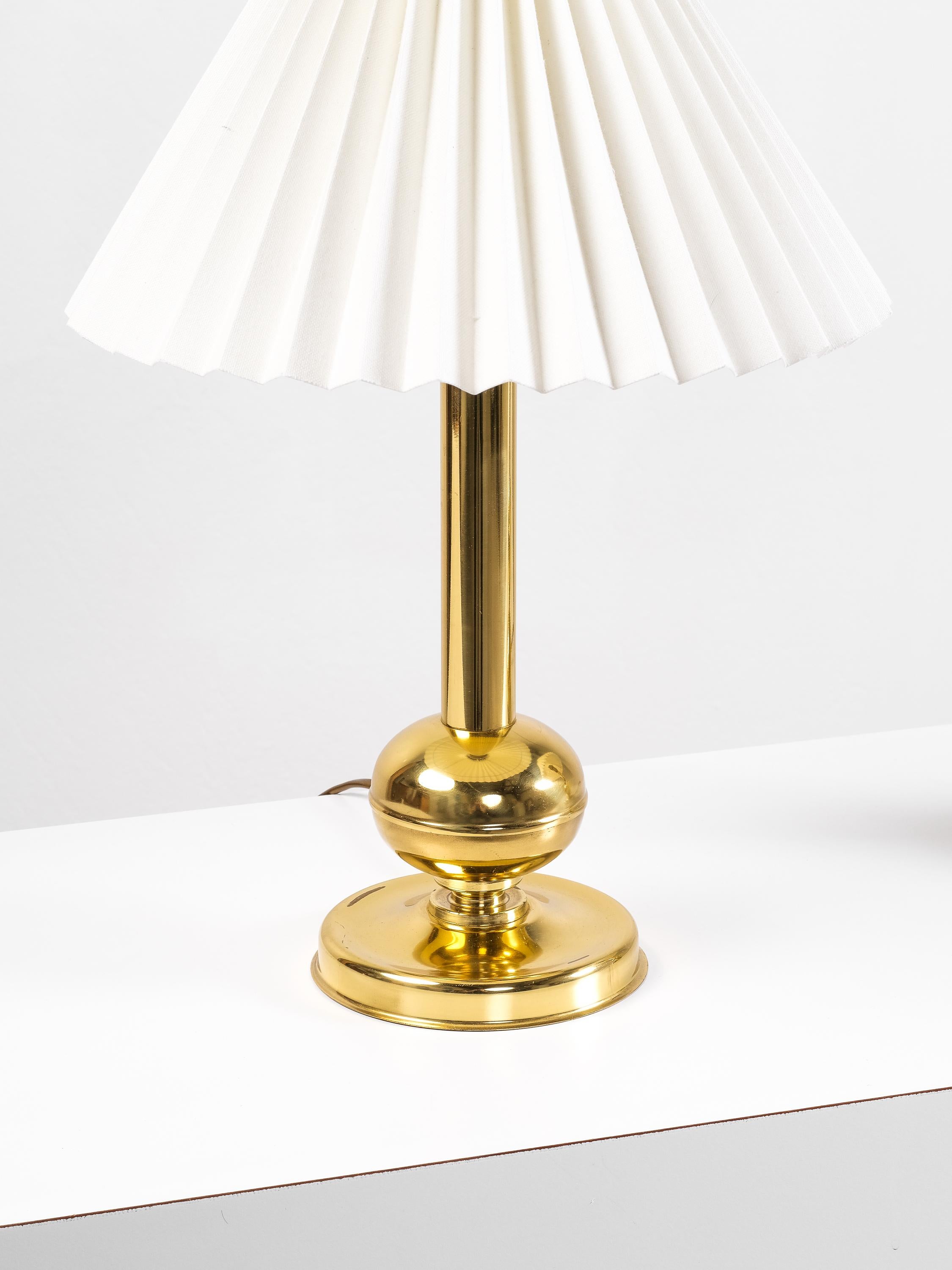Scandinavian Modern Pair of Norwegian Brass Table Lamps by G. Johansen, 1960s For Sale