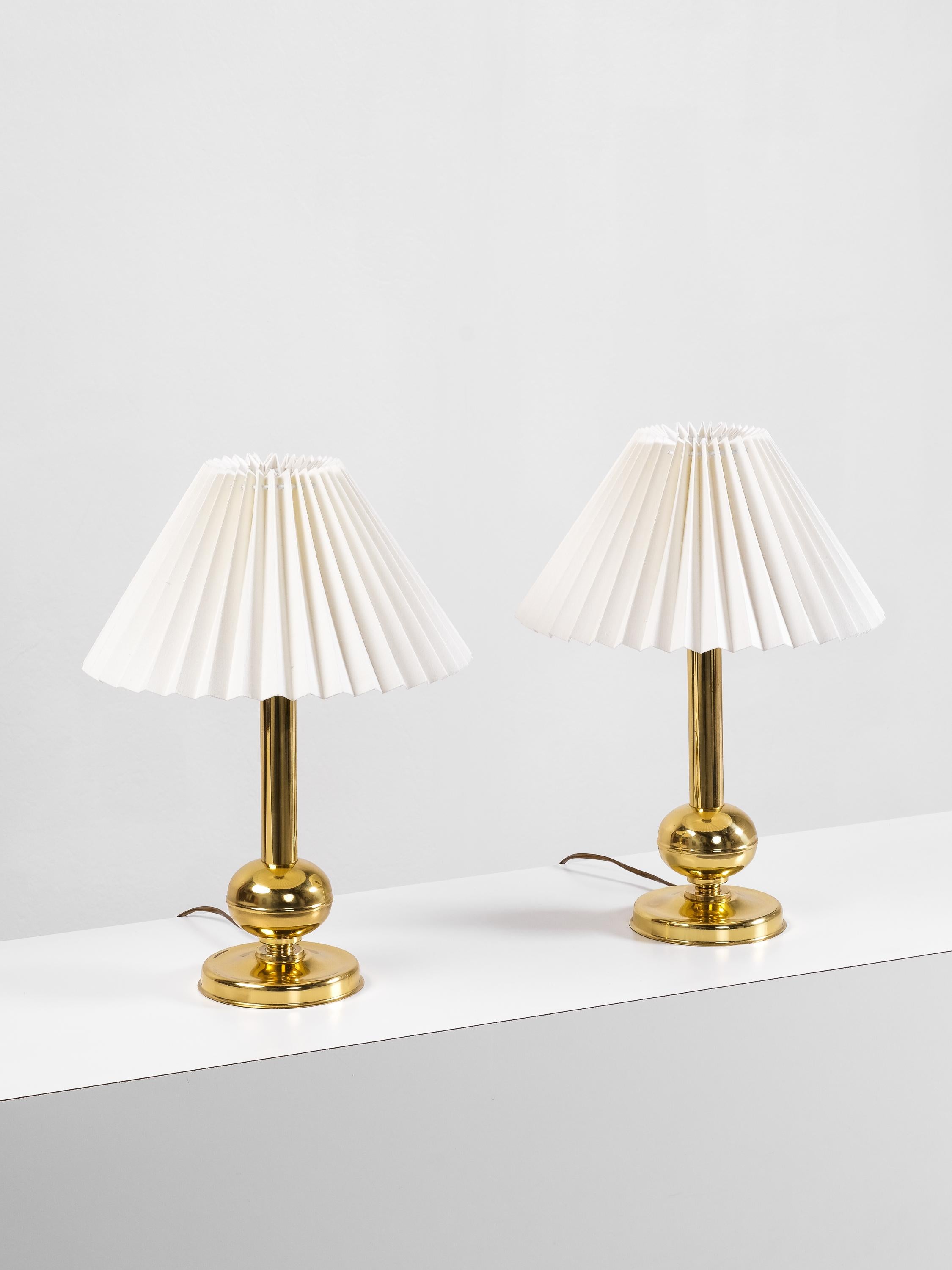 Pair of Norwegian Brass Table Lamps by G. Johansen, 1960s In Good Condition For Sale In Karis, Nyland