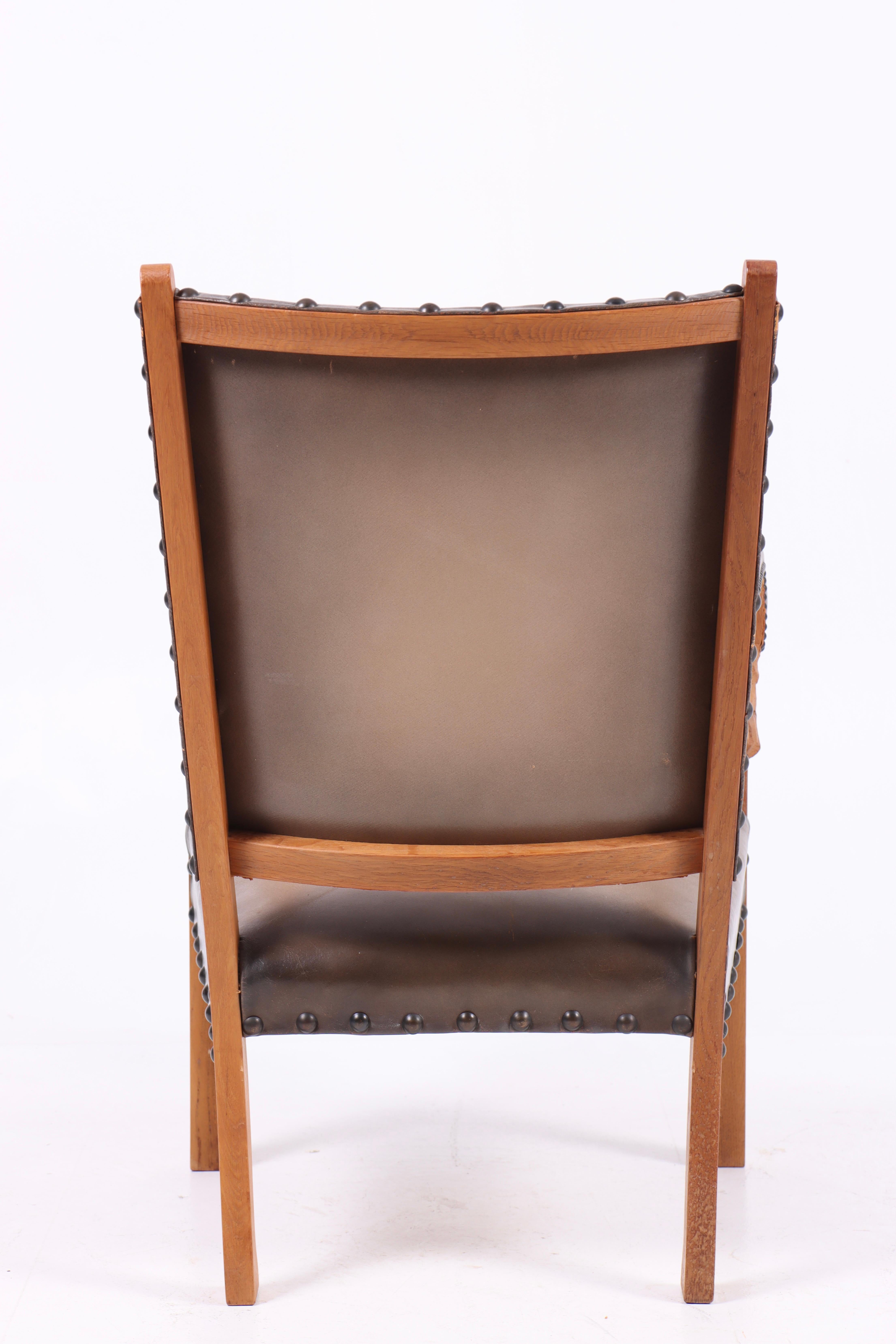 Paire de chaises longues norvégiennes en cuir patiné, années 1950 en vente 5