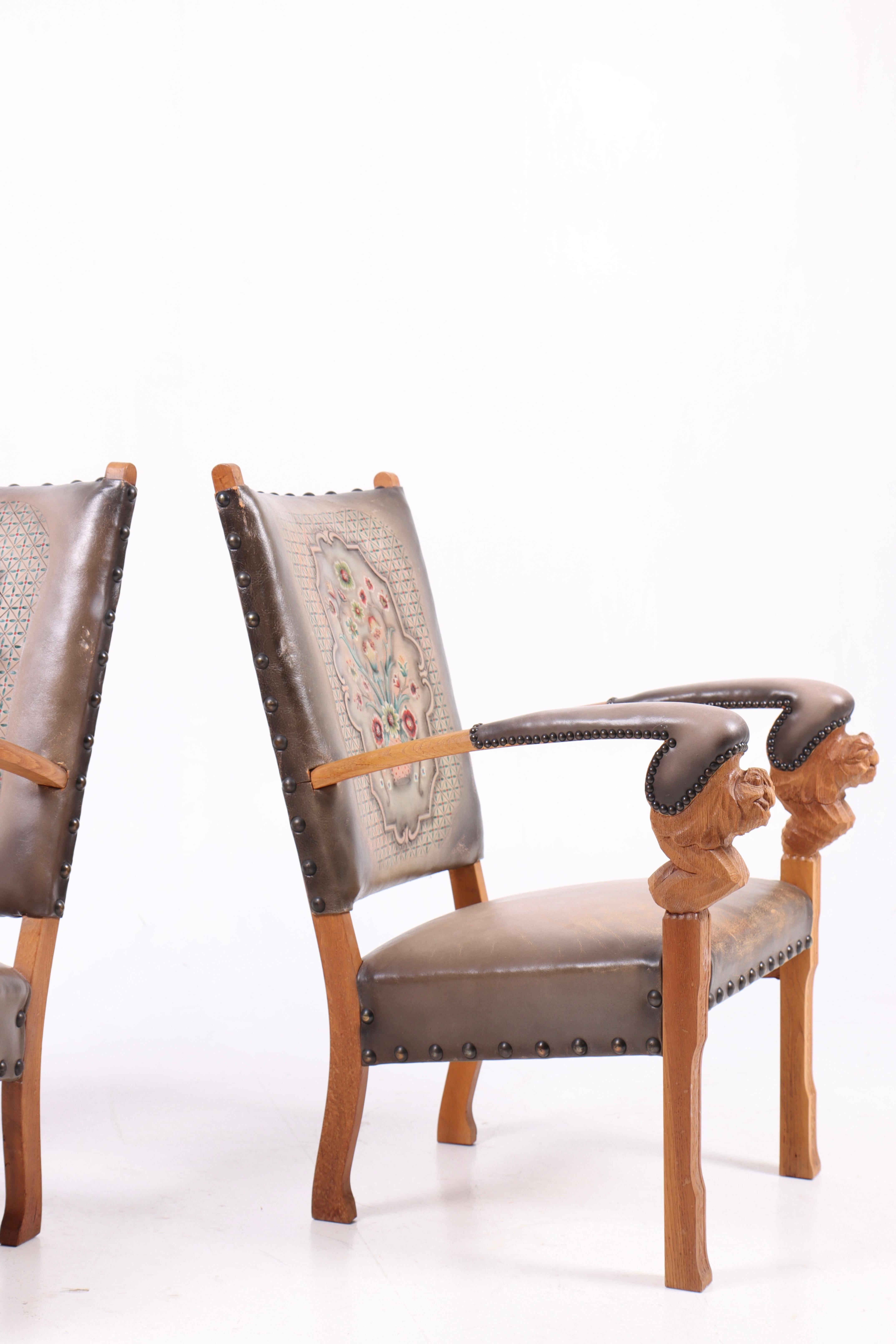 Paire de chaises longues norvégiennes en cuir patiné, années 1950 en vente 1