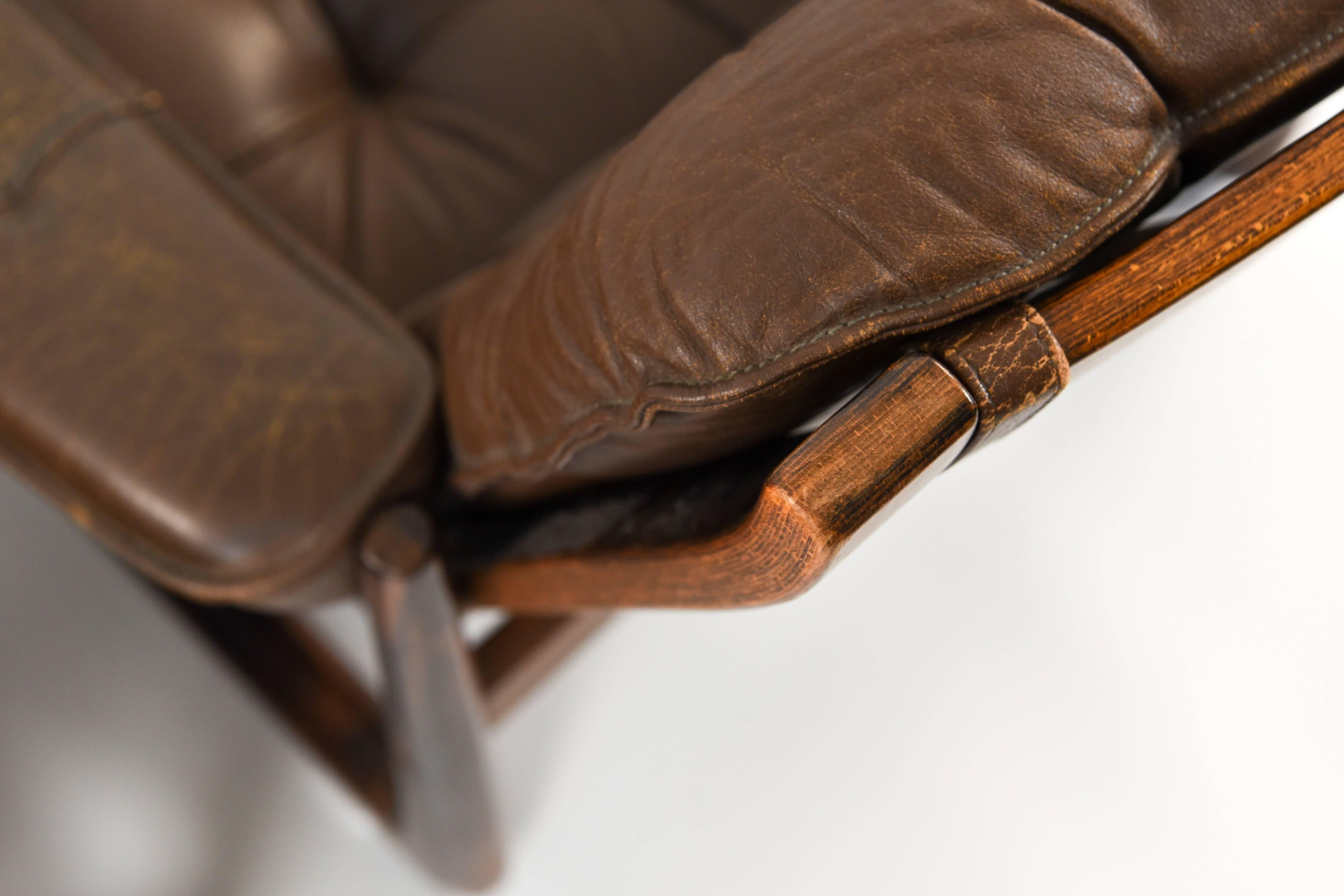 Pair of Norwegian Oddvar Vad Leather Lounge Chairs, circa 1970s 2