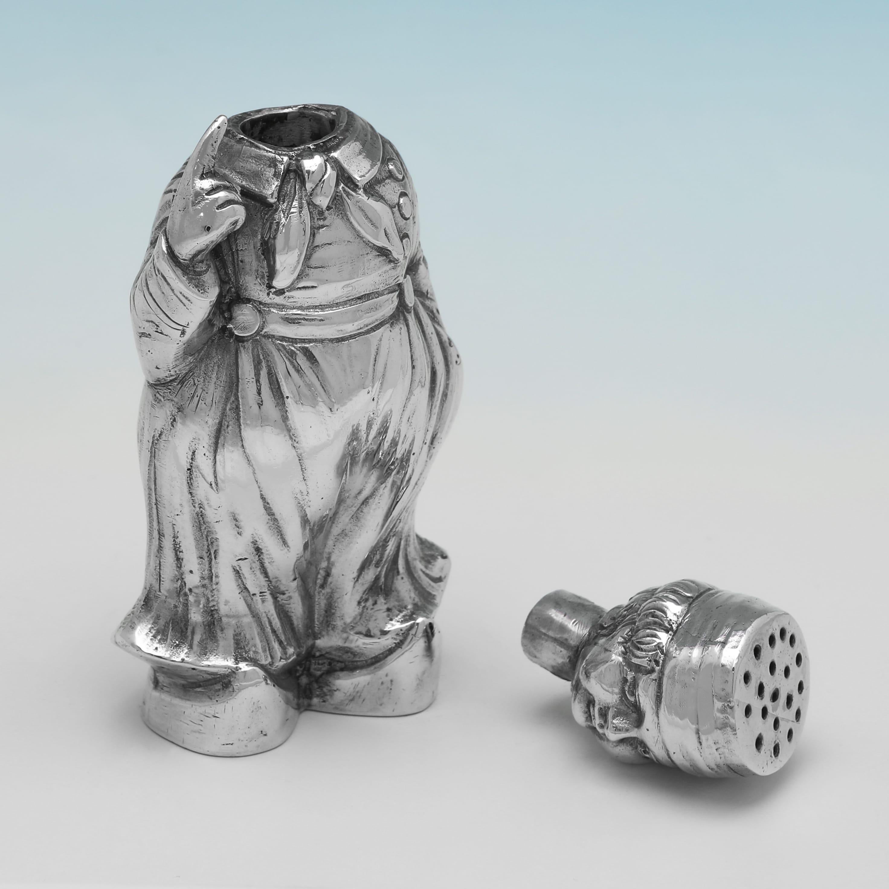 Adorabile Duo d'Argento Antico - Vaschette per il pepe da collezione, Germania c.1910 In condizioni buone in vendita a London, London