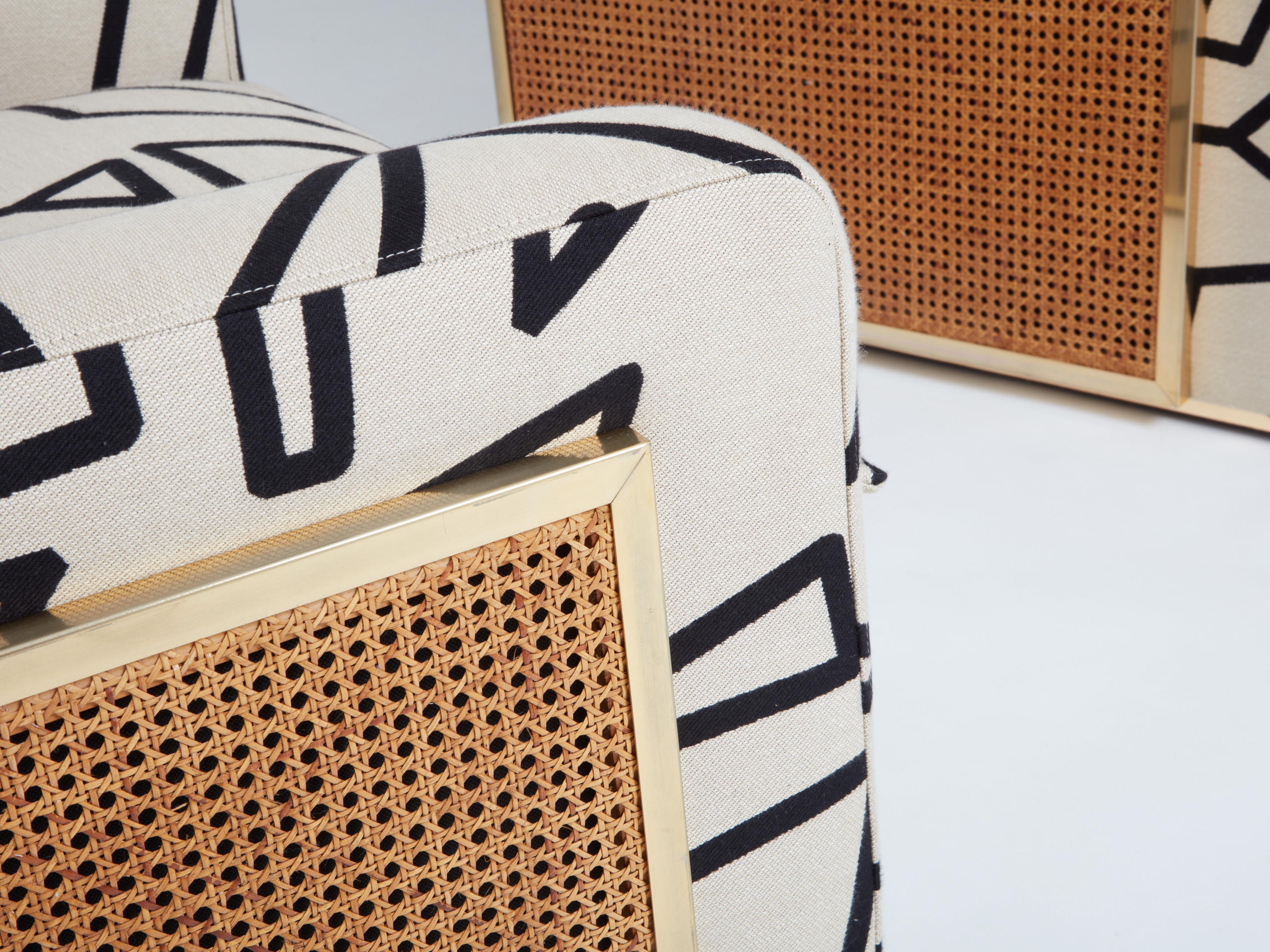 Laiton Paire de fauteuils tapissés en laiton et cannage Nucci Valsecchi des années 1970 en vente