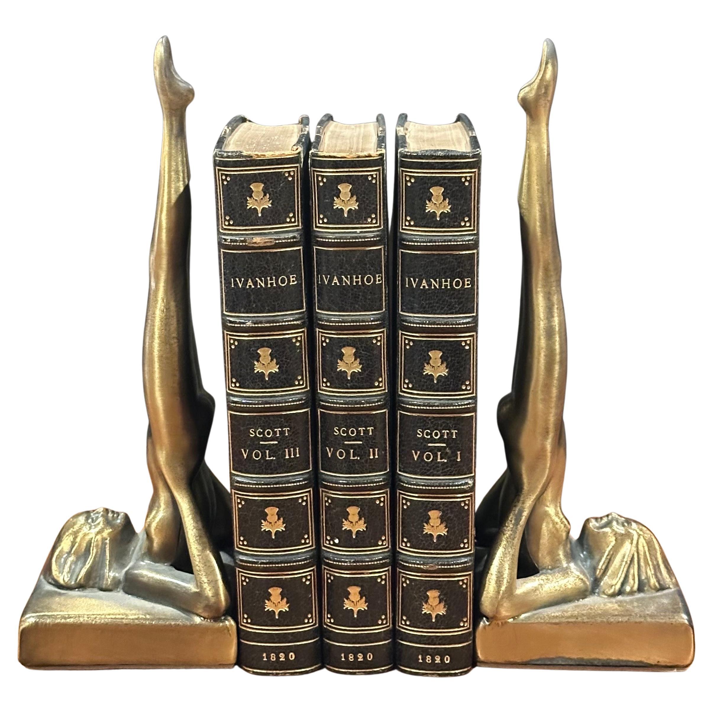 Very nice pair of nude nymph / flapper reproduction art deco bookends by Sarsaparilla Deco Design, circa 1980s. The set are  in original condition with a nice  patina measures 6.5