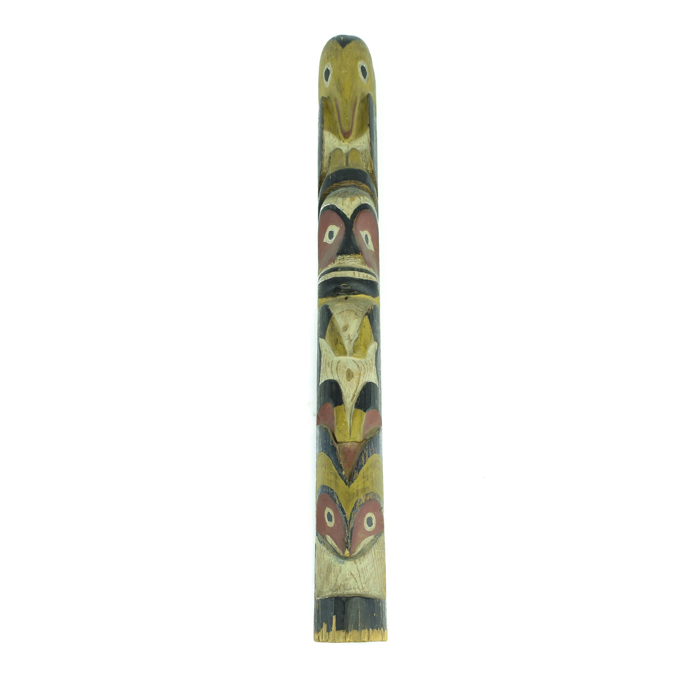 Paar Nuu-chah-nulth-Modell-Totems (Indigene Kunst (Nord-/Südamerika)) im Angebot