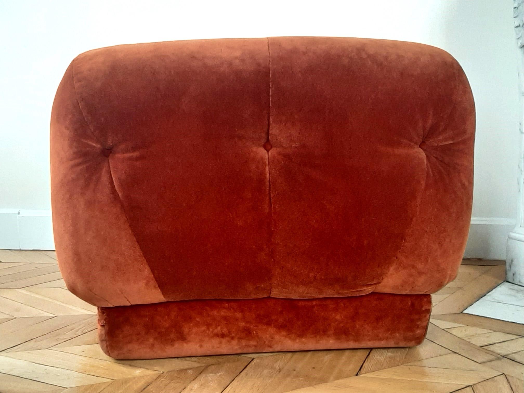 Pair of Nuvolone chairs by Rino Maturi, original velvet In Good Condition In PARIS, FR