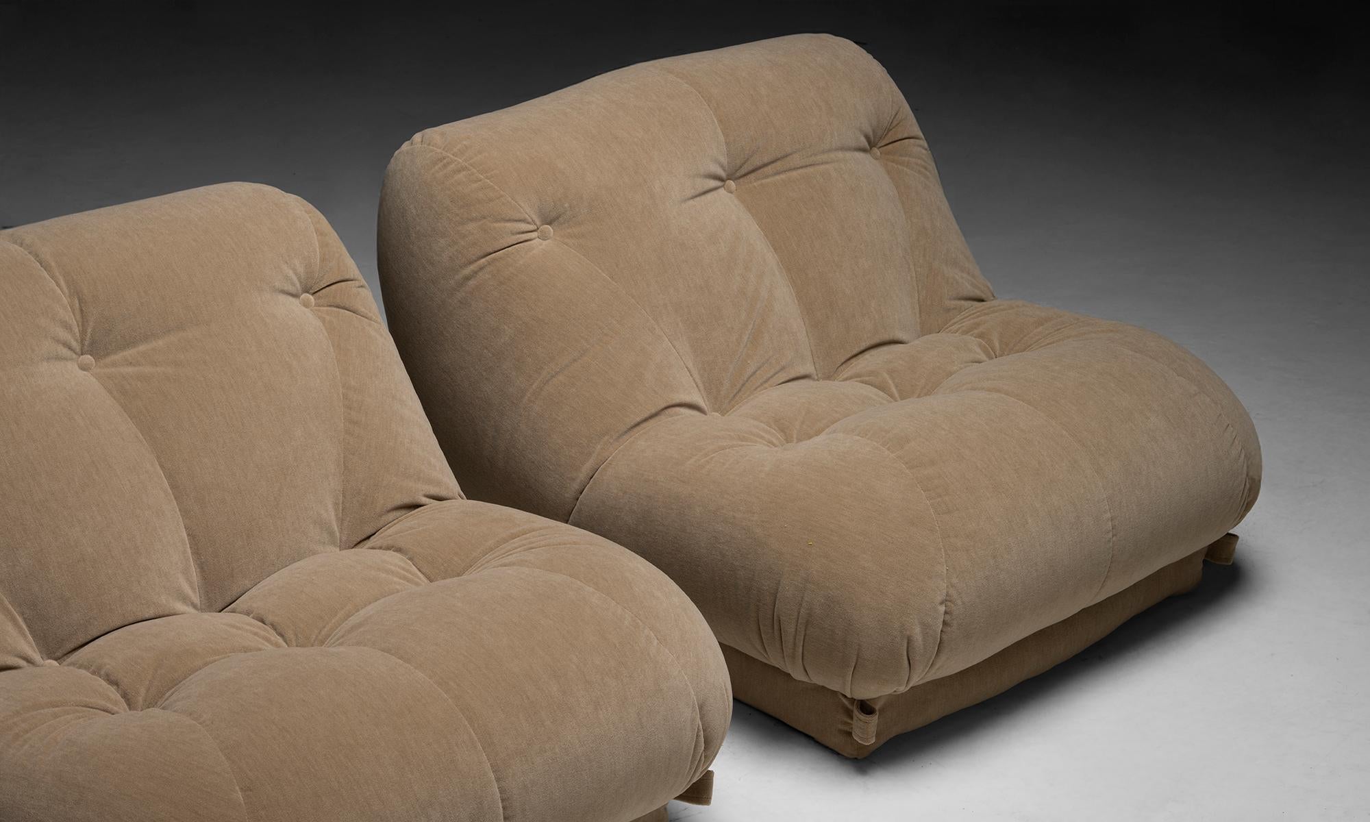Paire de chaises longues Nuvolone par Rino Maturi, Italie circa 1970 Bon état - En vente à Culver City, CA
