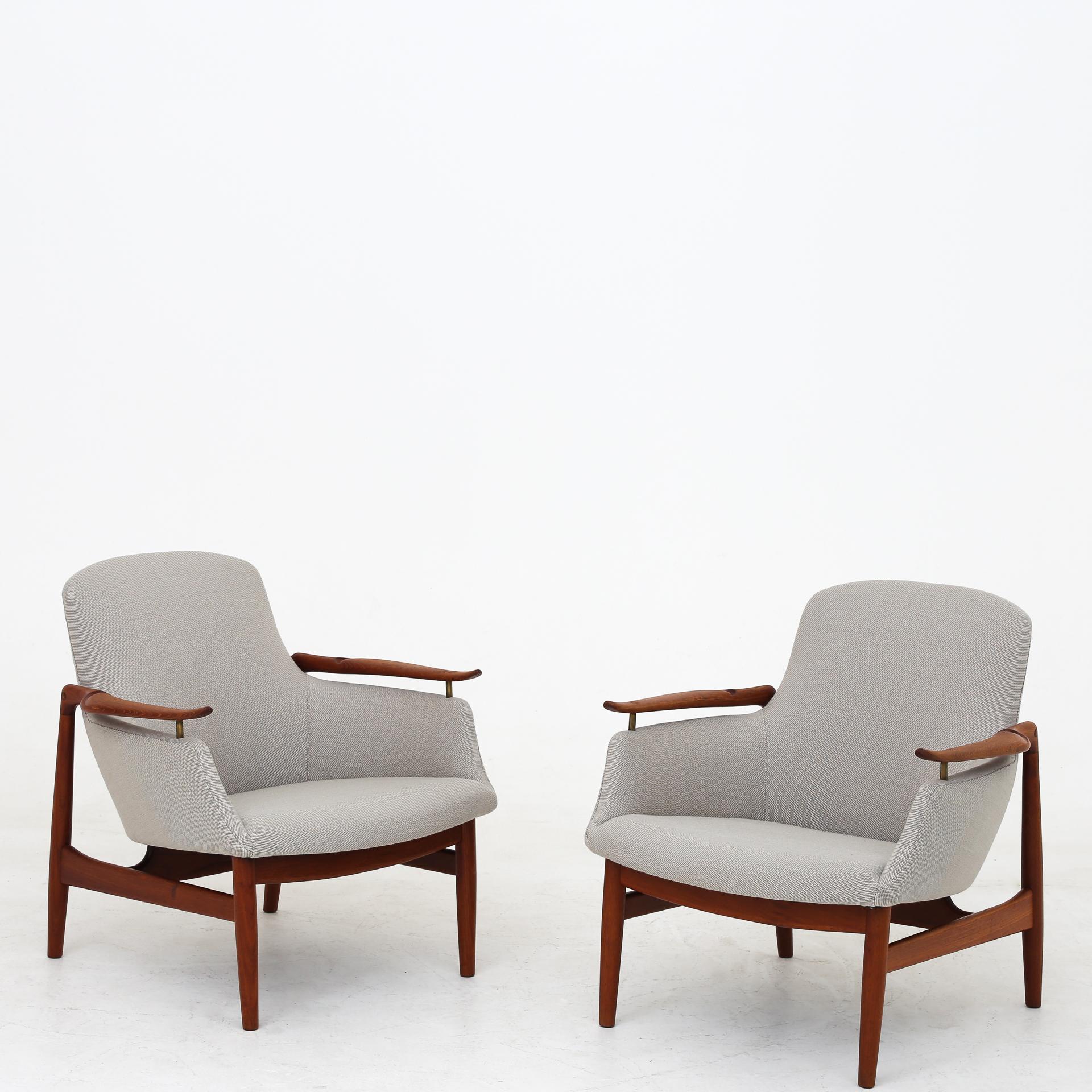 Pair of NV 53 Chairs by Finn Juhl 3