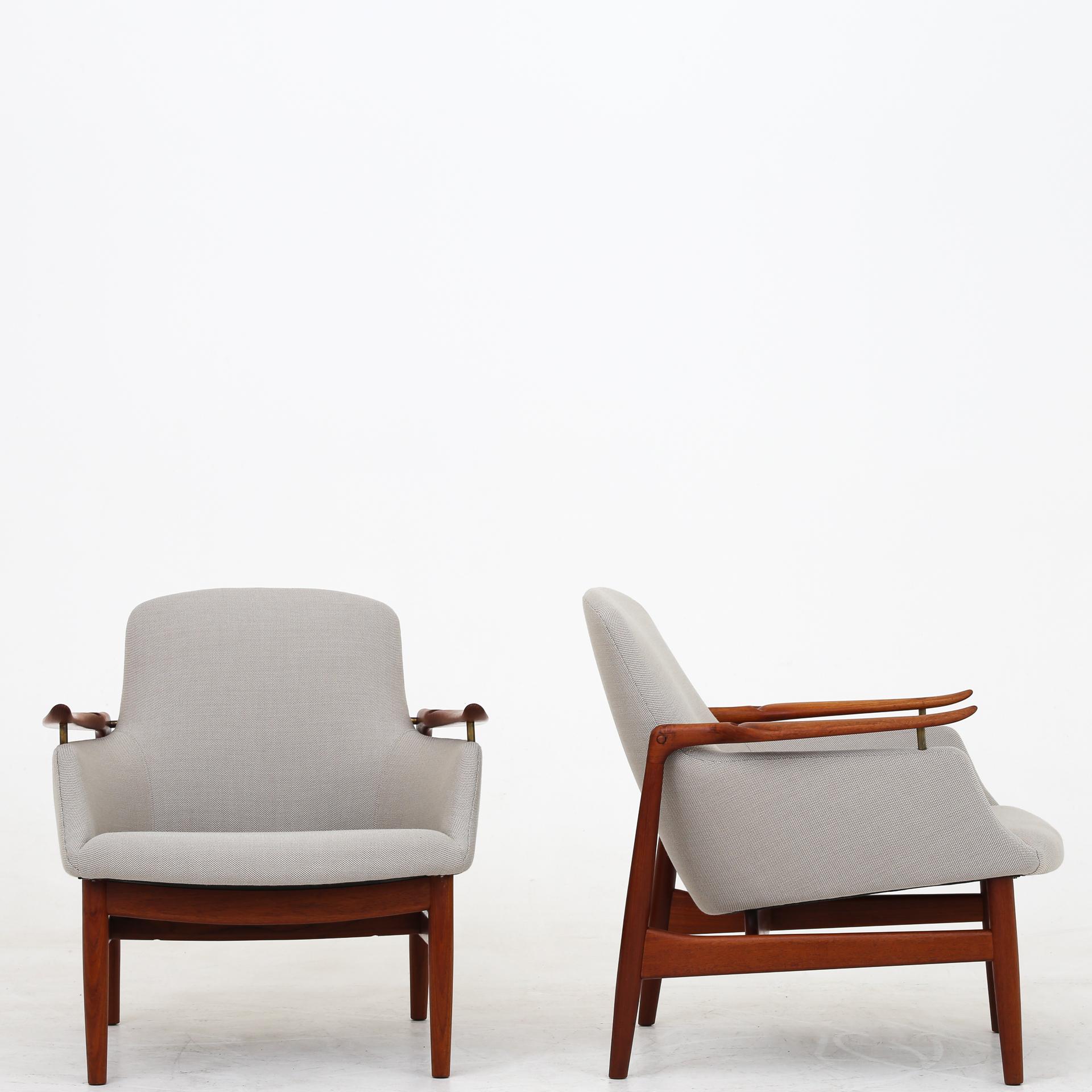 Pair of NV 53 Chairs by Finn Juhl 4