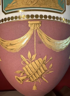 Pareja de jarrones ánfora de Nymphenburg Porcelain, hacia 1920