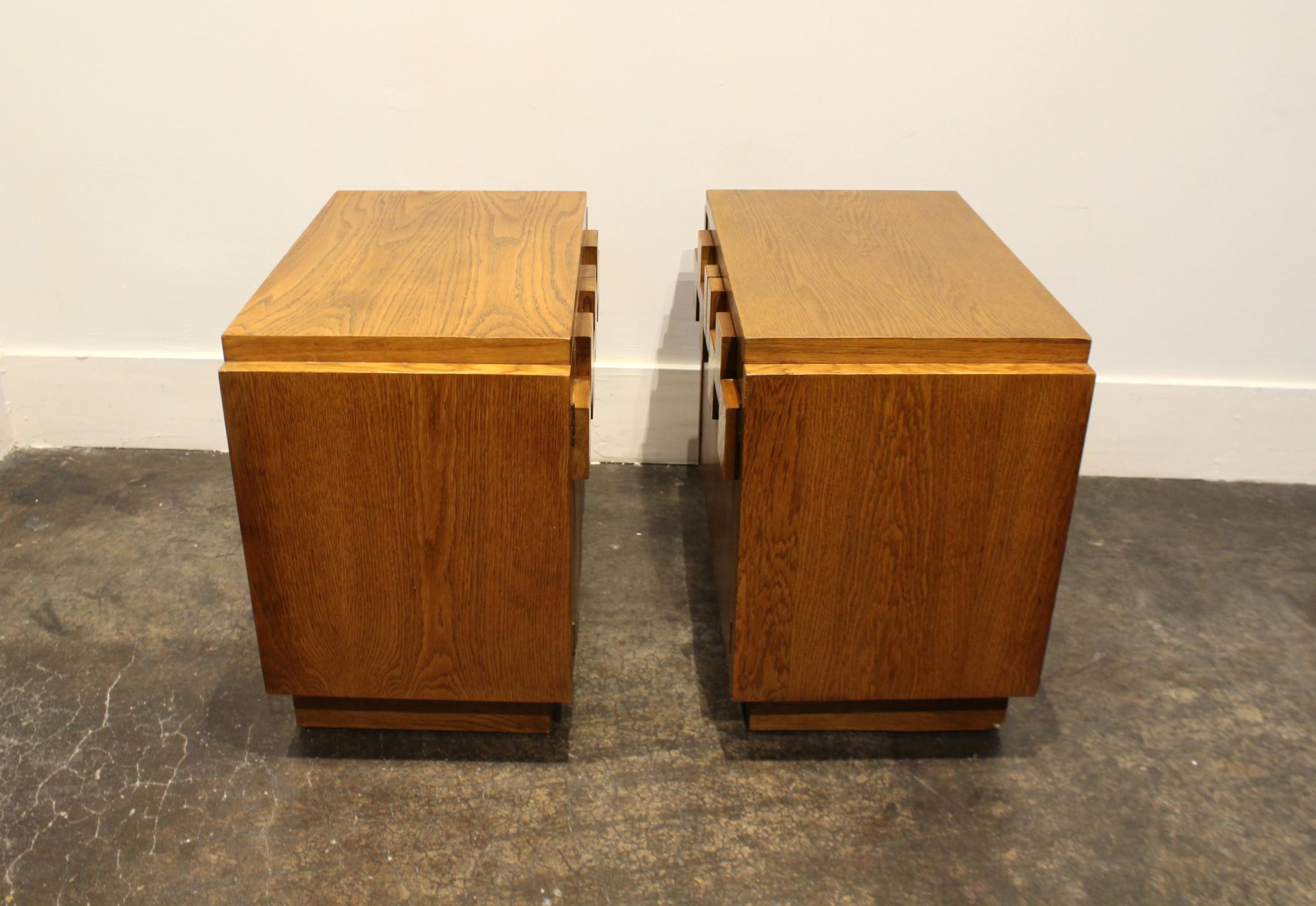 20th Century Pair of Oak 1970s Mid-Century Modern Brutalist Nightstands by Lane For Sale