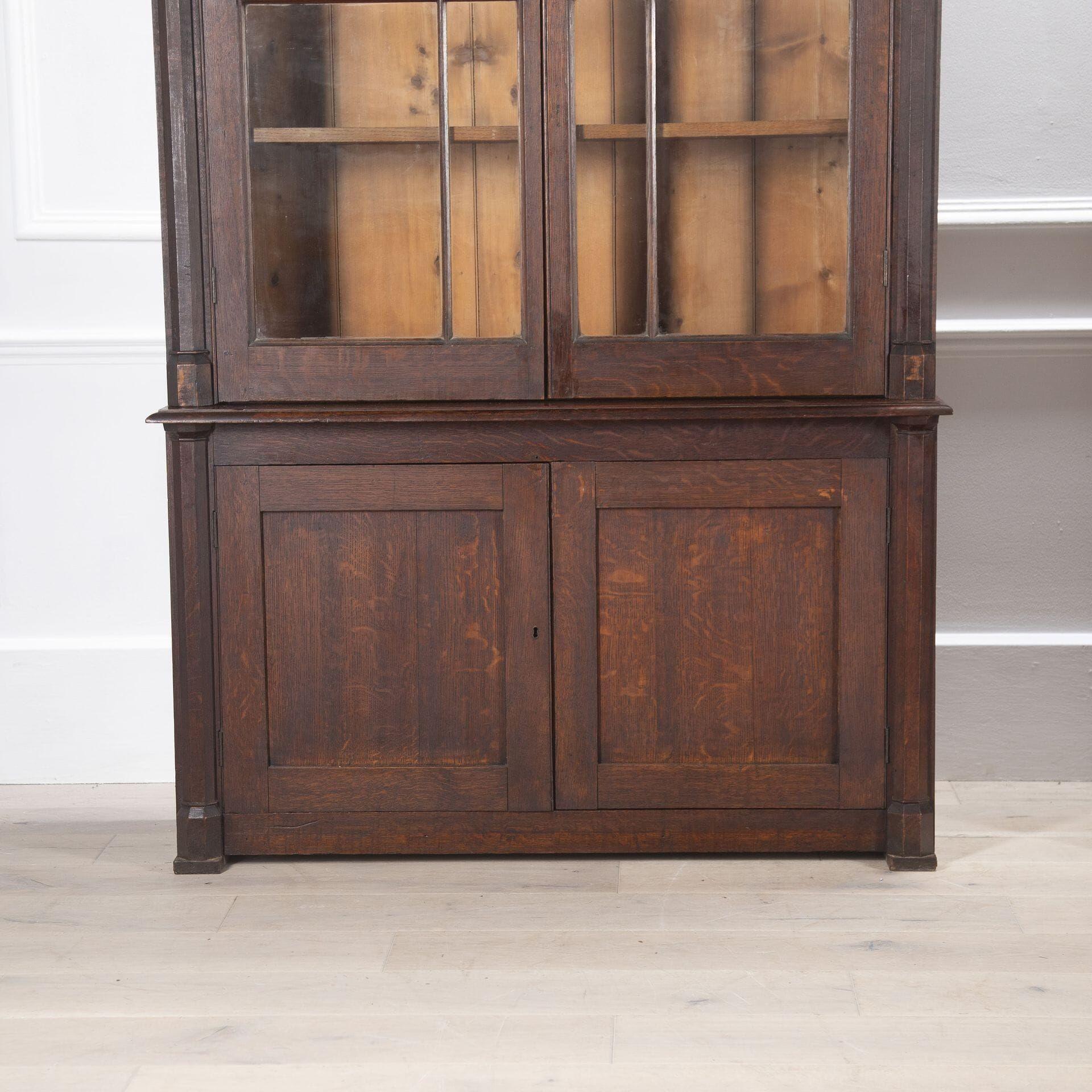 Pair of Oak 19th Century Country House Bookcases For Sale 4