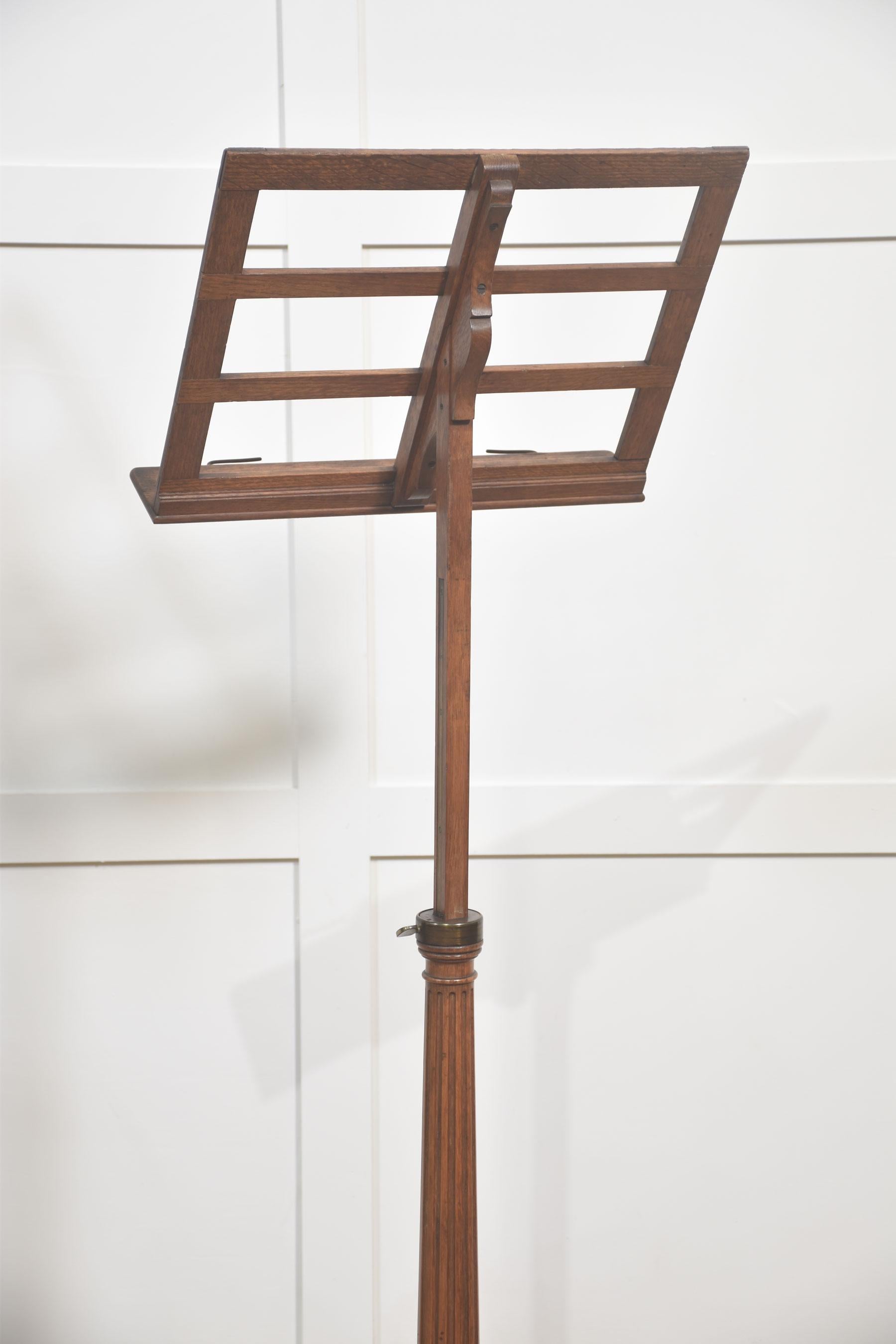 Pair of Oak Adjustable Music Stands For Sale 2