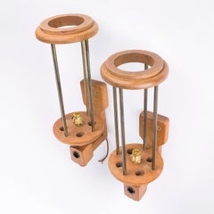 Paar Wandleuchten aus Eiche und Messing von Guillerme & Chambron