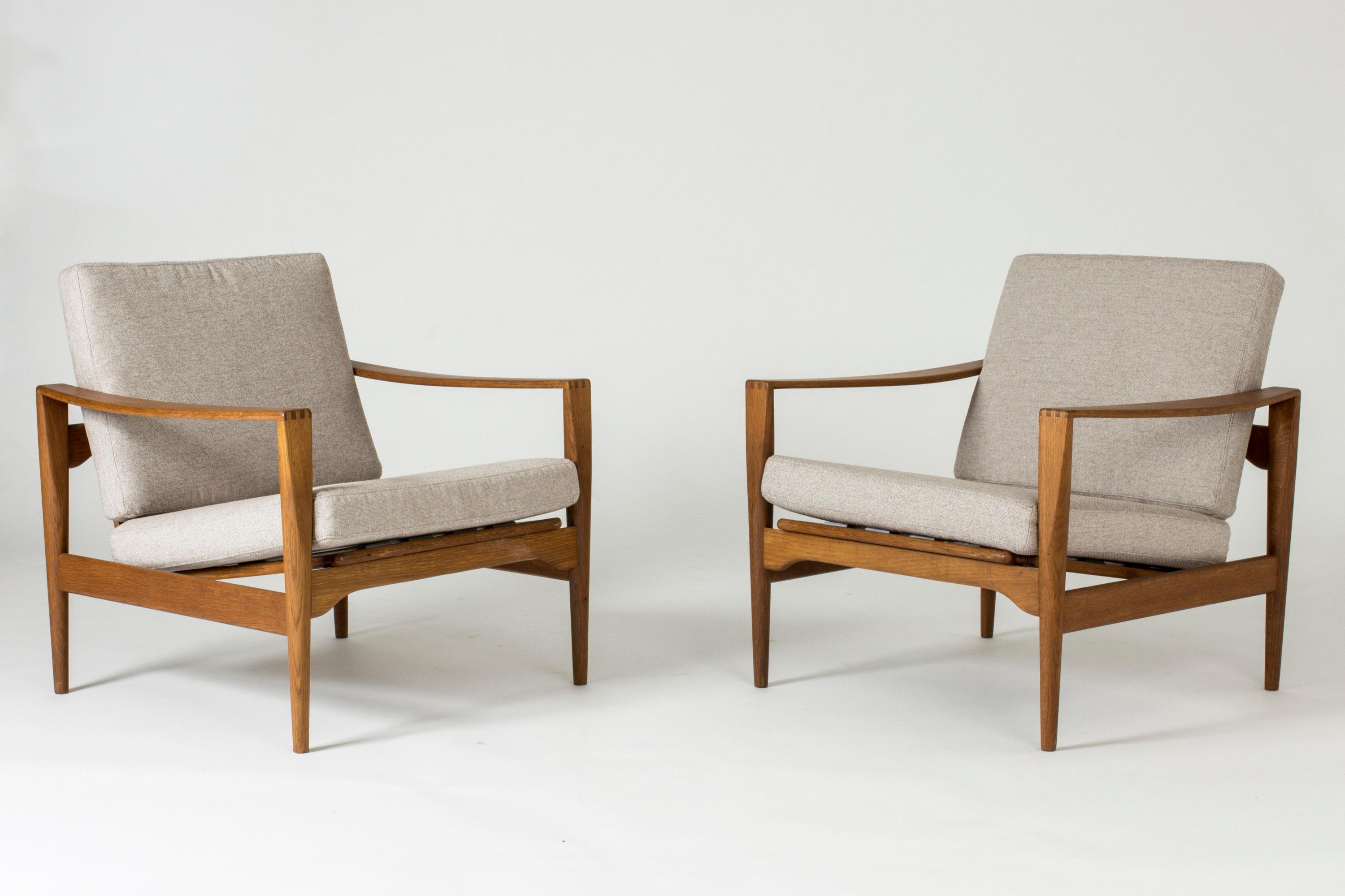 Scandinavian Modern Pair of Oak and Fabric Lounge Chairs by Niels Koefoed for Niels Eilersen, 1960s