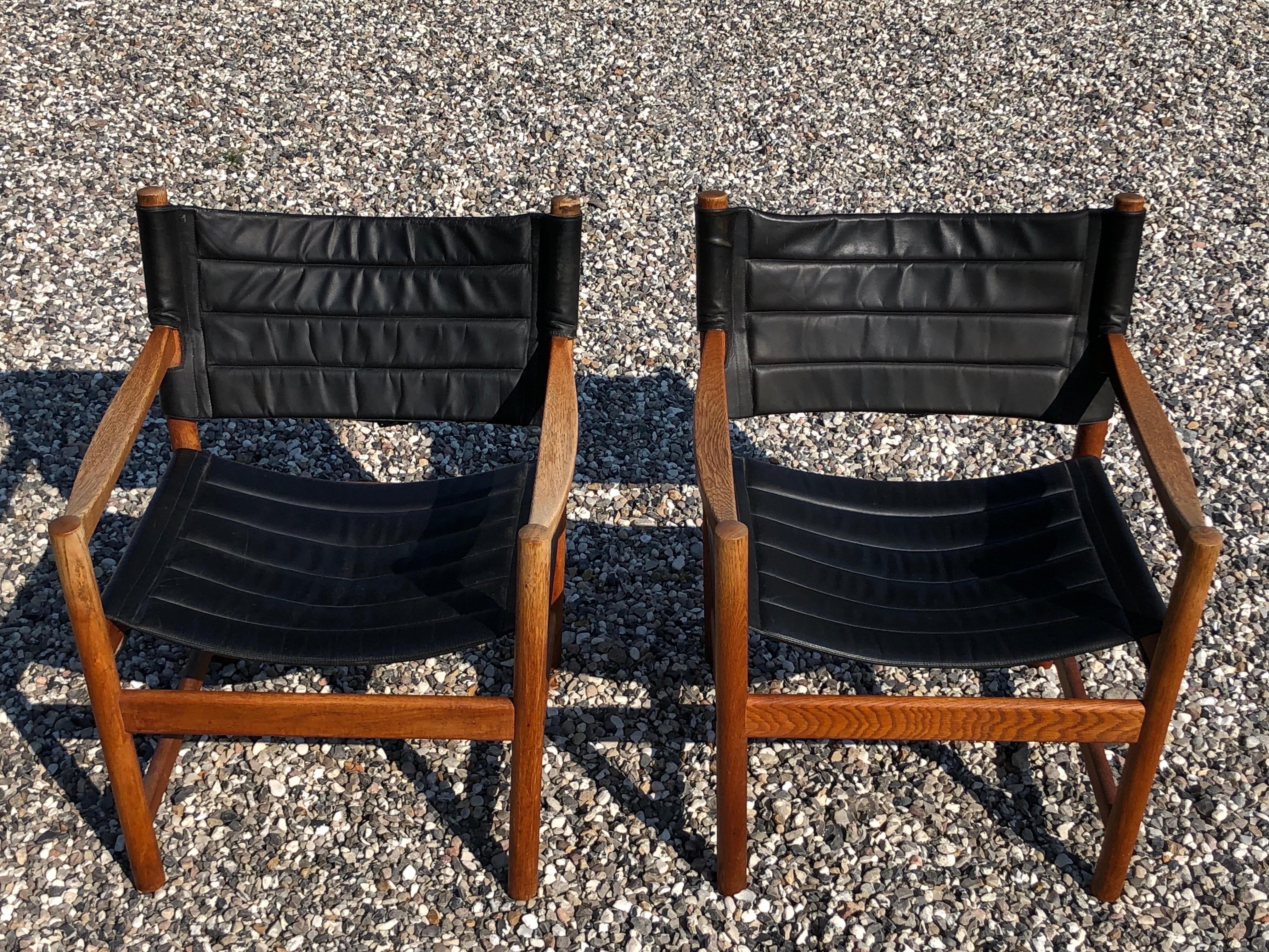 Mid-Century Modern Pair of oak and leather armchairs by Ditte and Adrian Heath for FDB Denmark For Sale