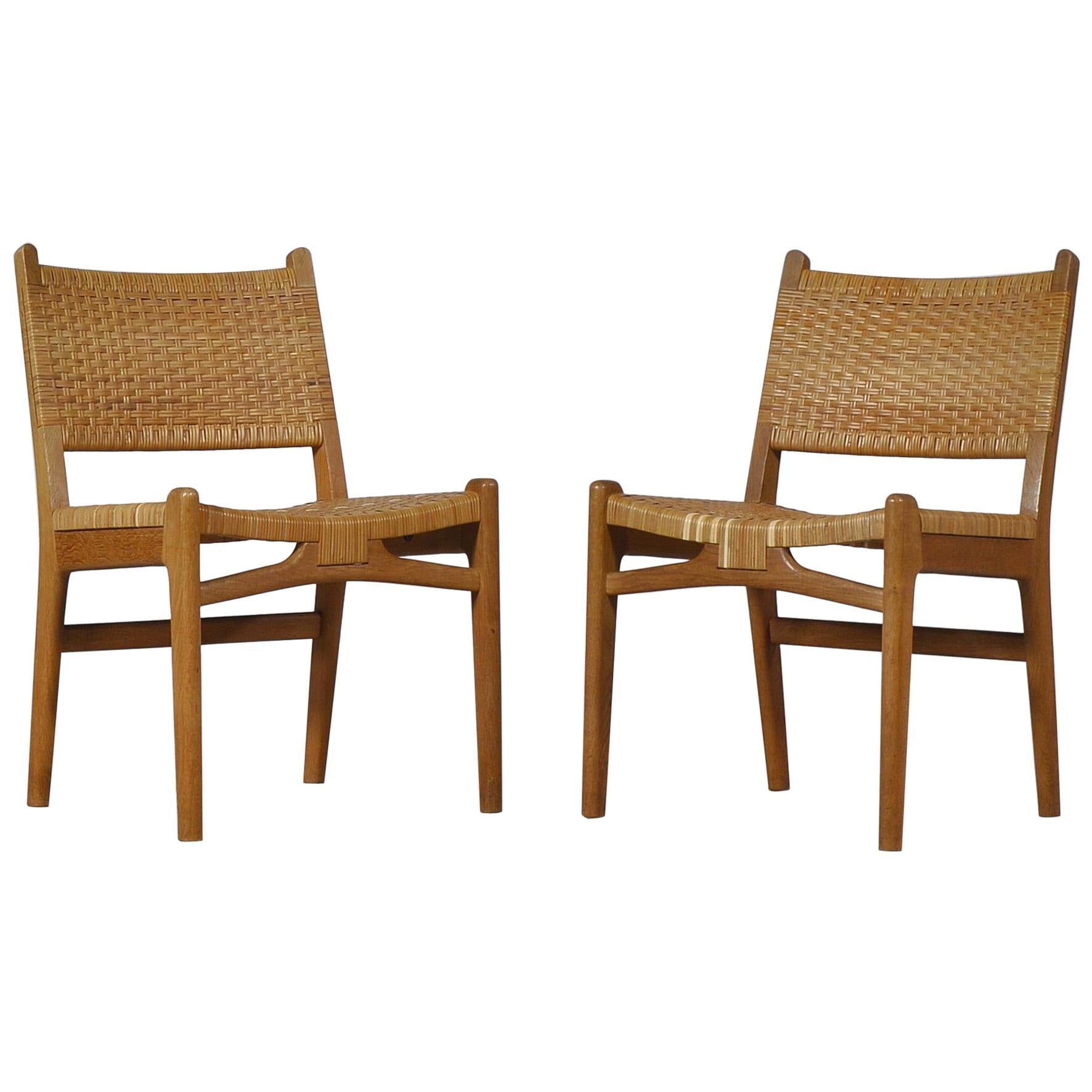 Pair of Oak and Rattan Danish Modern Side Chairs CH31 by Hans J. Wegner, 1950s
