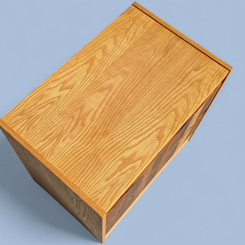 Pair of Oak and Rosewood Nightstands, Vintage, 70s, Made in Canada, Bedroom In Good Condition In Rancho Cucamonga, CA