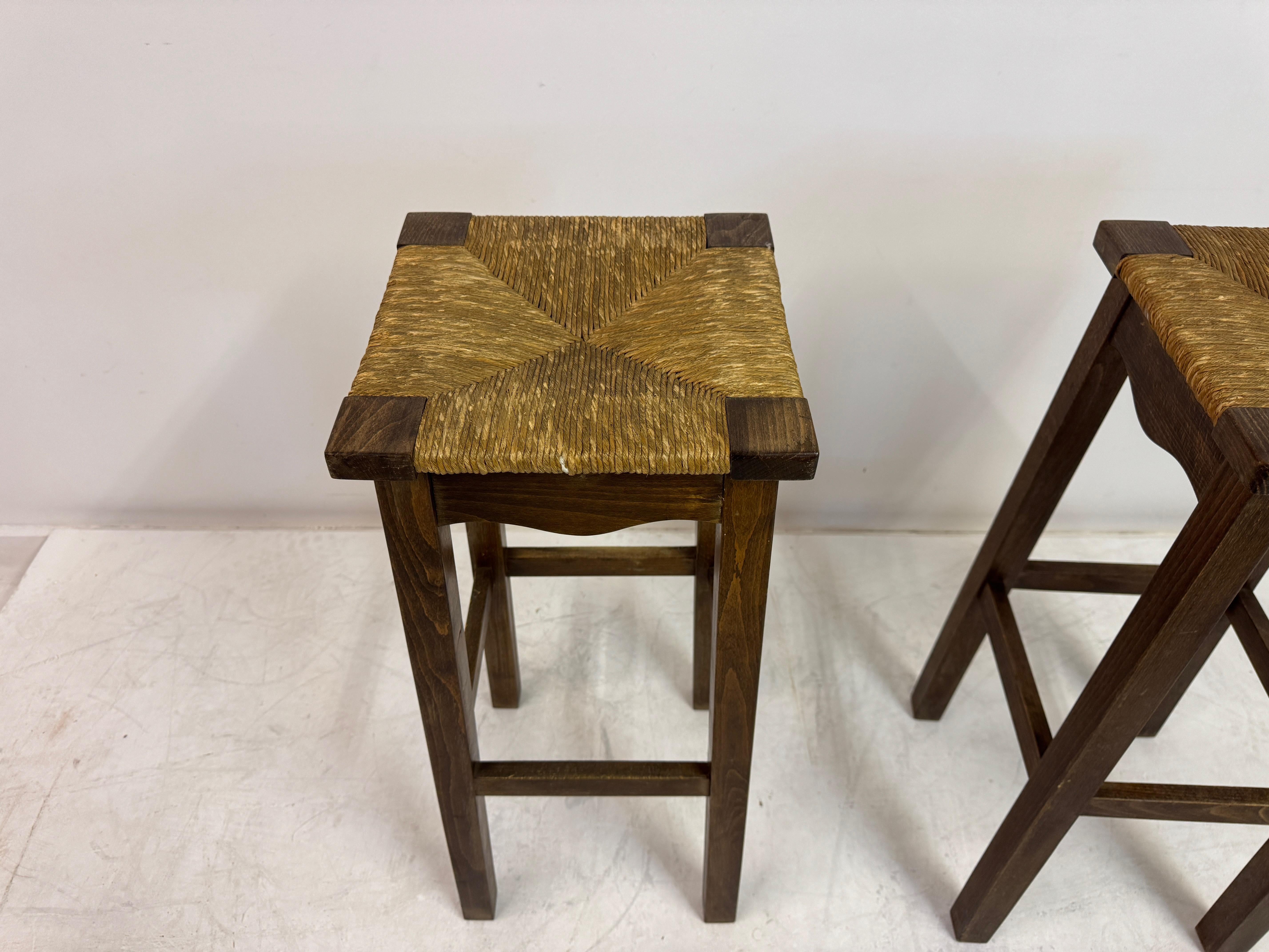 Francese Pair of Oak and Rush Bar Stools, France, 20th Century in vendita
