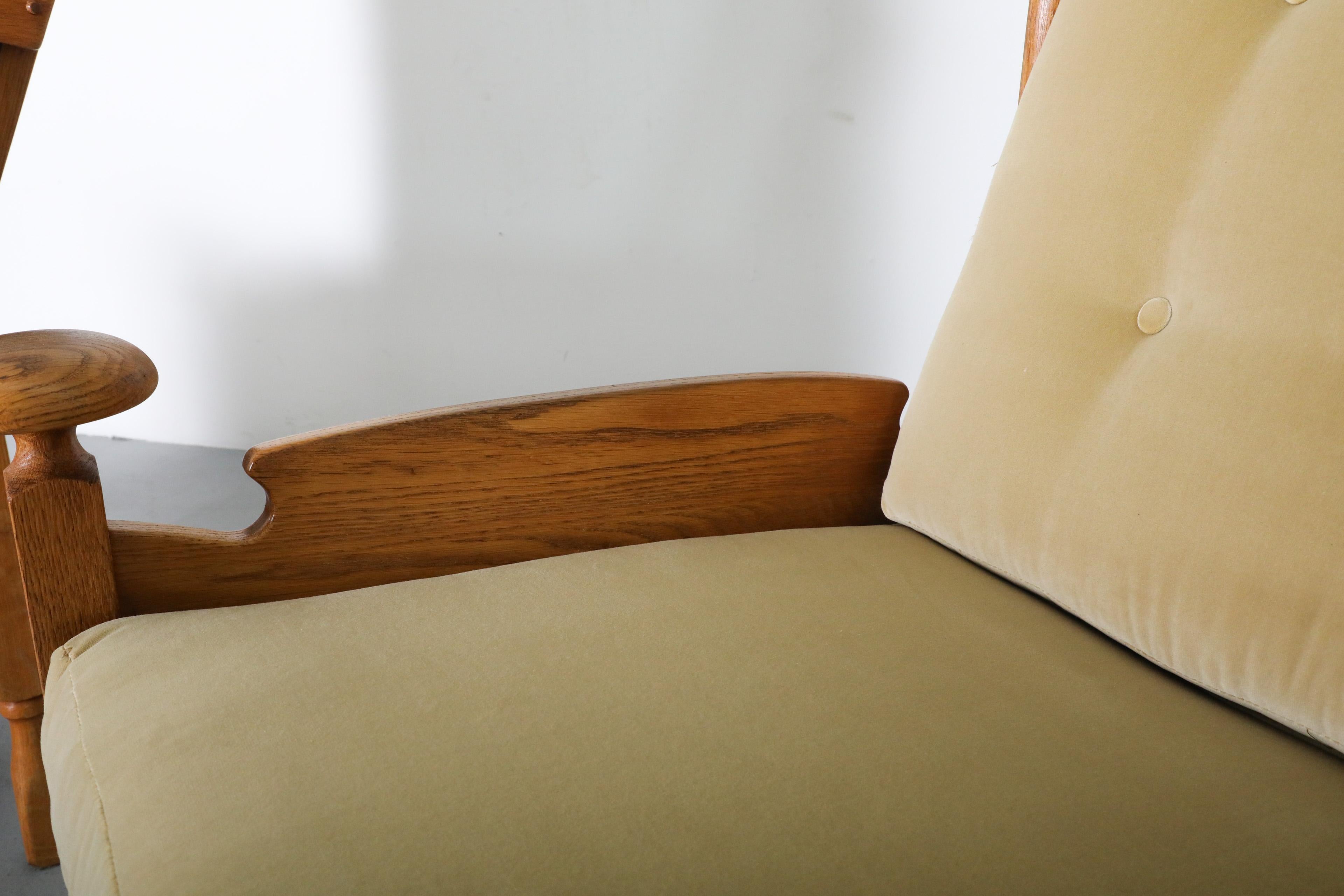 Coppia di sedie da salotto a forma di trono in Oak e velluto, con rifiniture e aste a forma di Horn in vendita 12