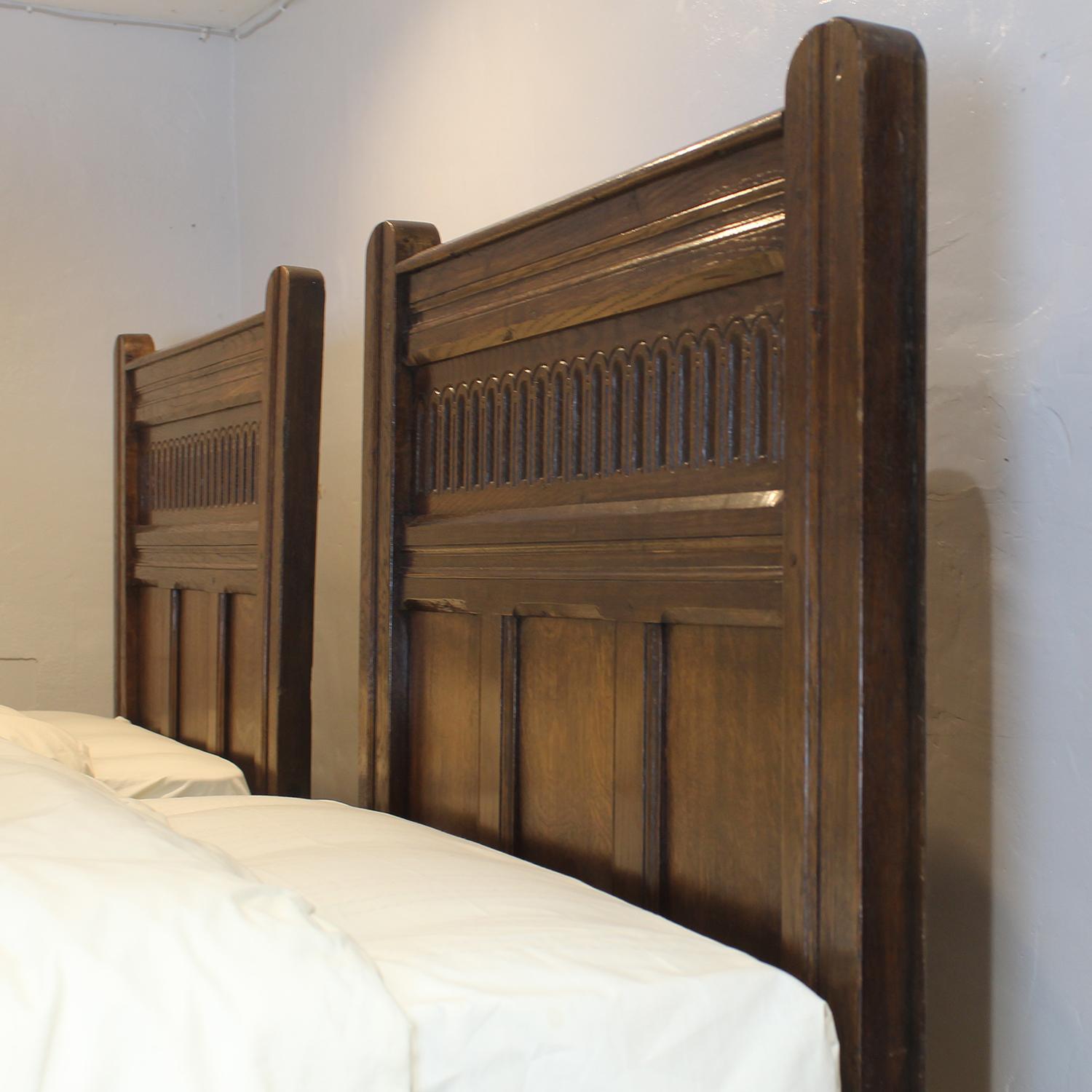Steel Pair of Oak Antique Beds WP49 For Sale