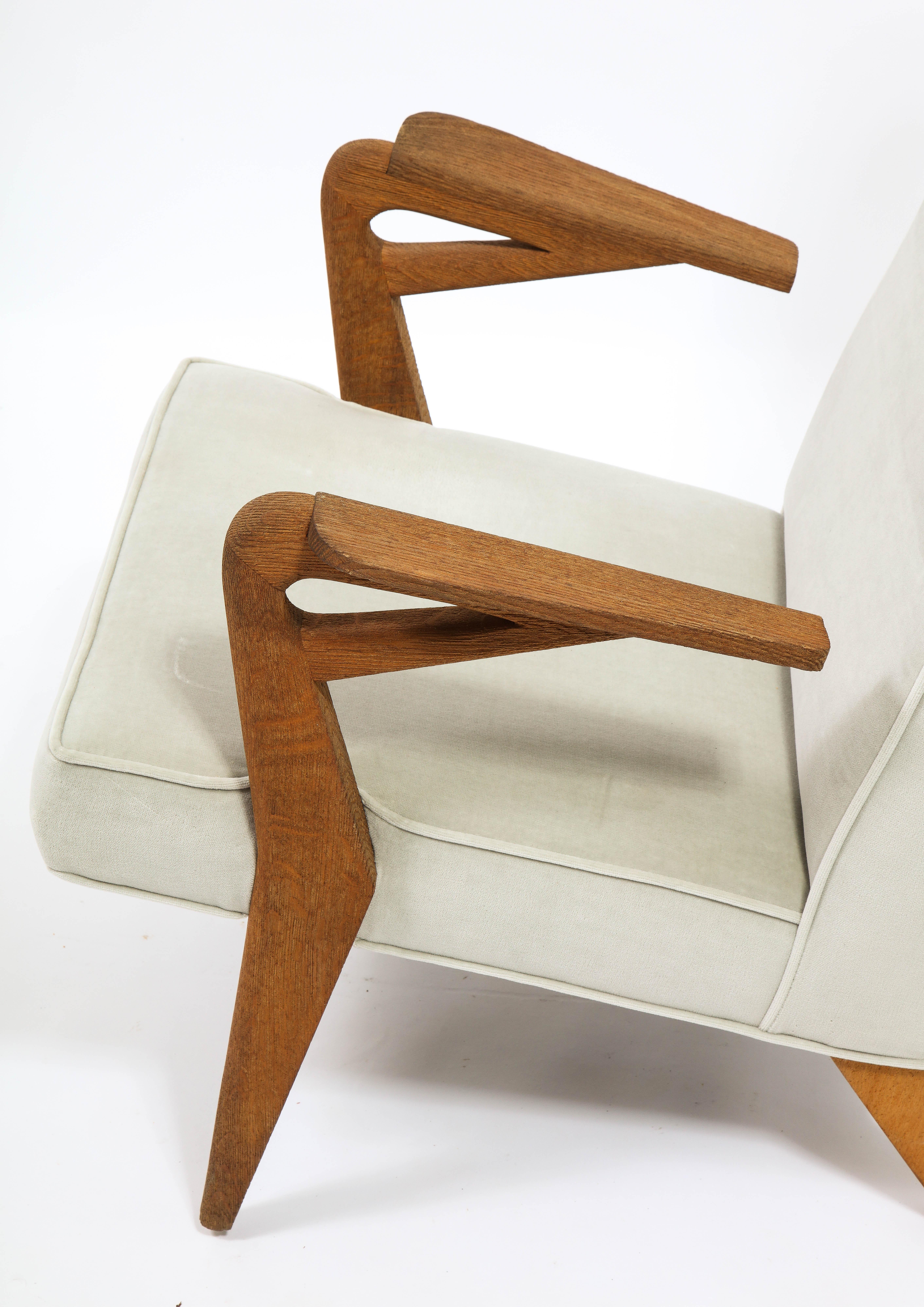 Pair of Oak Armchairs by Parker Knoll, Belgium, 1960's In Good Condition In New York, NY