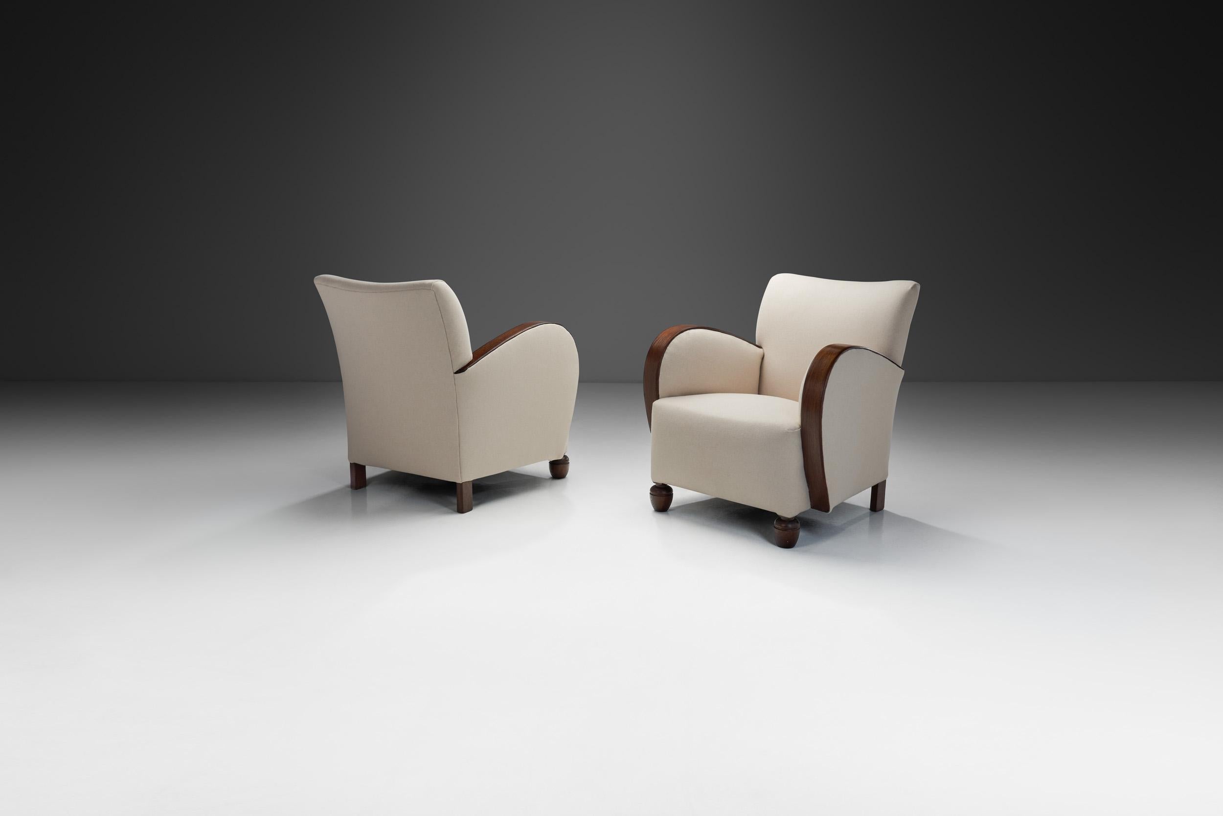 Art Deco, one of the most influential design movements of the early 20th century, reached its peak in the 1930s, merging elegance and modernity with a focus on both style and function. Reflecting the need for escapism and innovation of the interwar