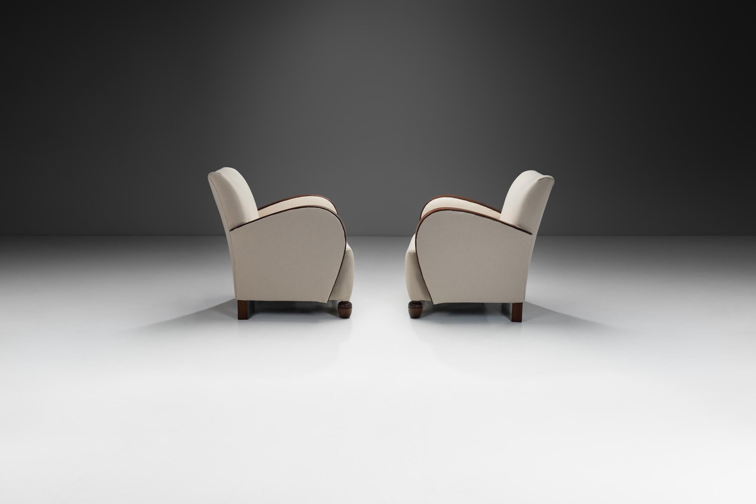 Mid-20th Century Pair of Oak Art Deco Armchairs, Europe ca 1930s For Sale